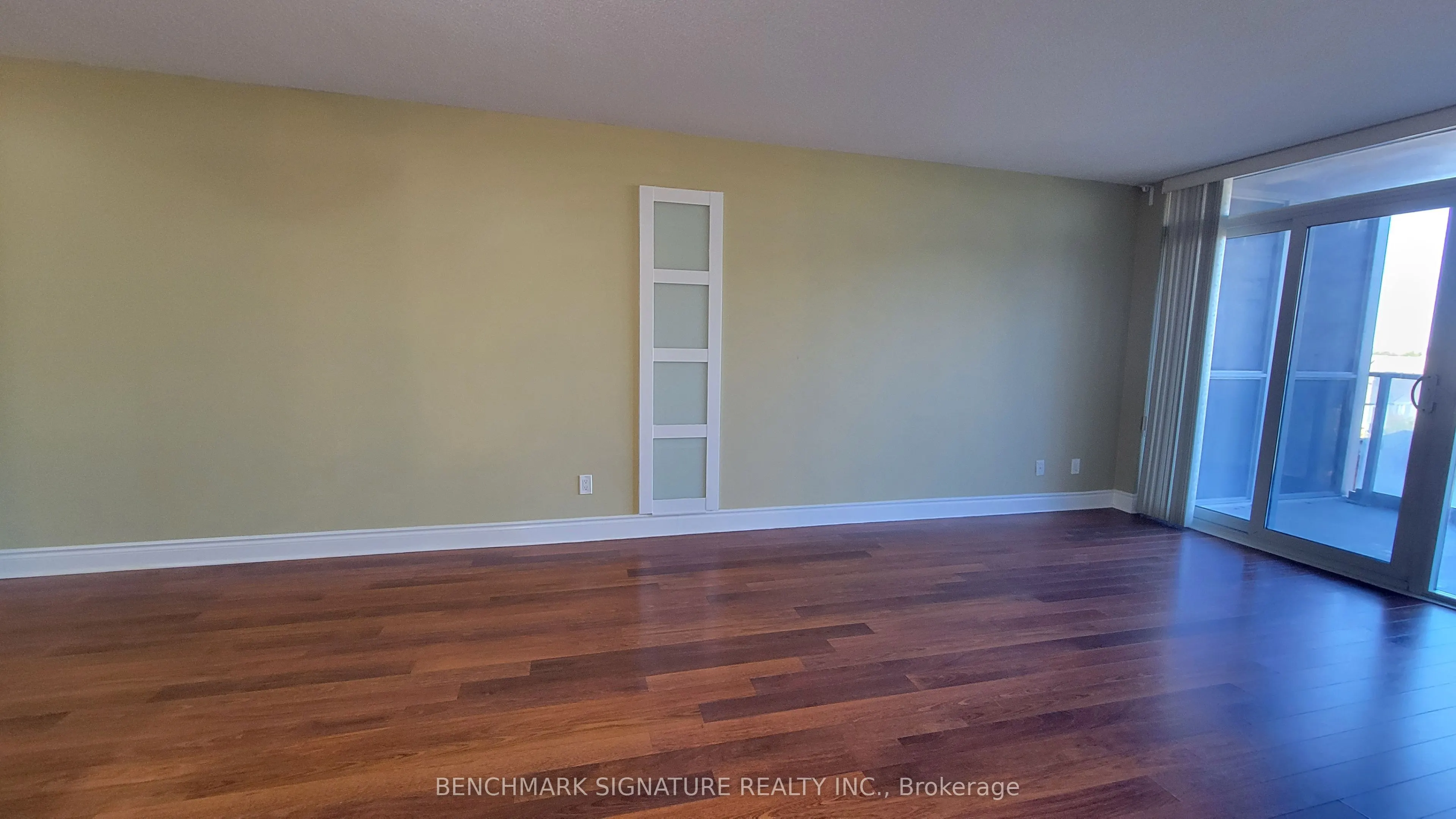 23 Cox Boulevard #887