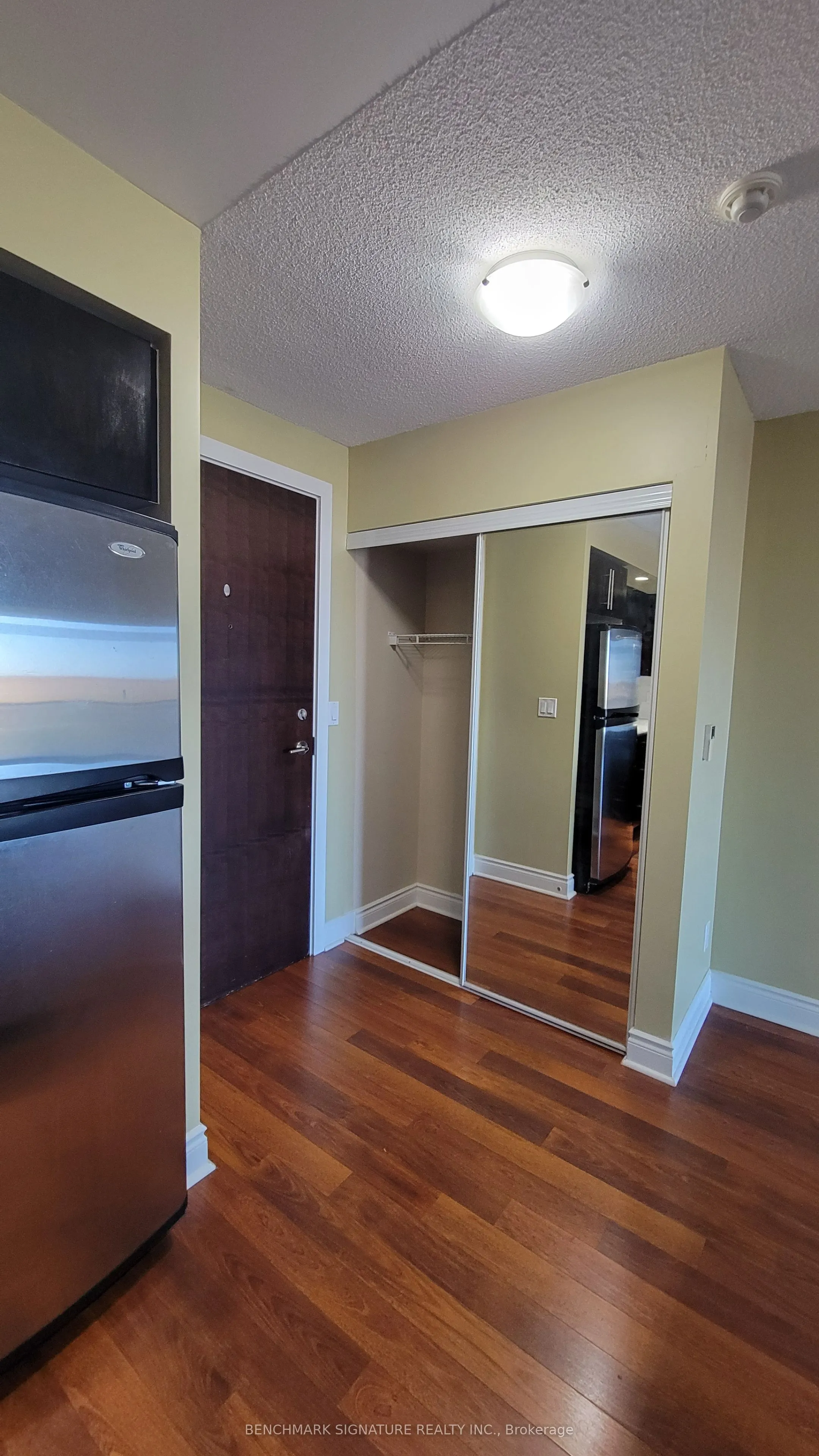 23 Cox Boulevard #887