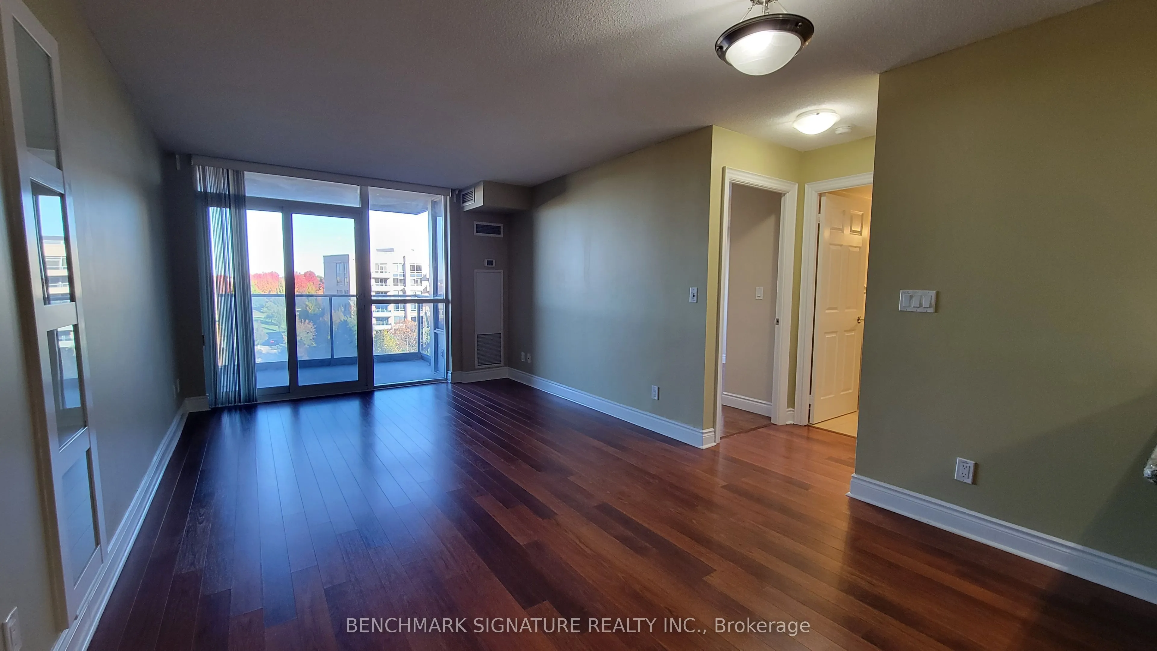 23 Cox Boulevard #887