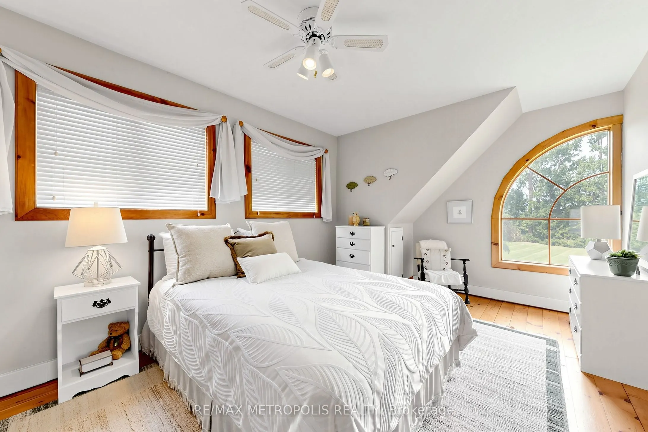 11590 Side Road 17