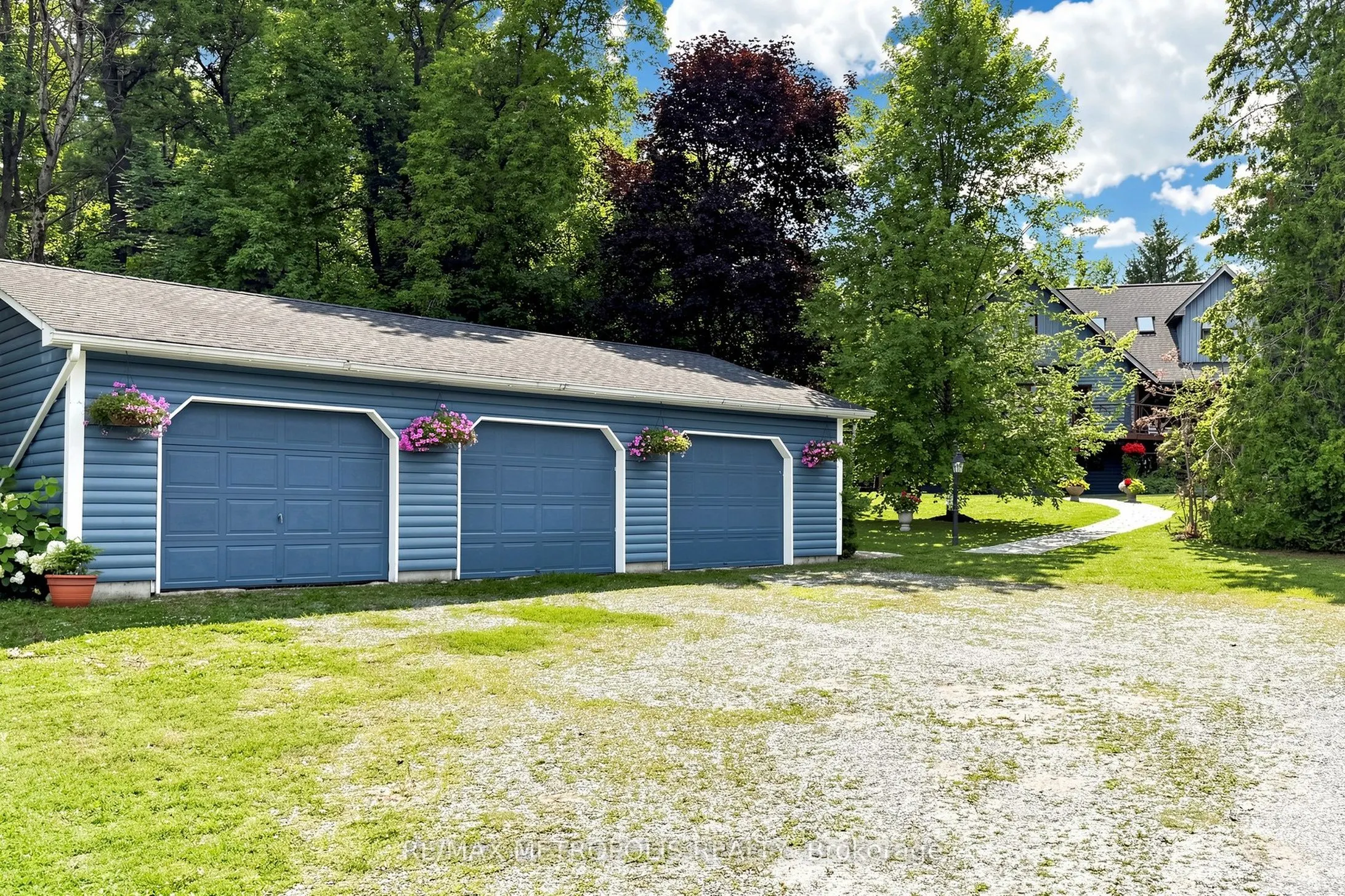 11590 Side Road 17