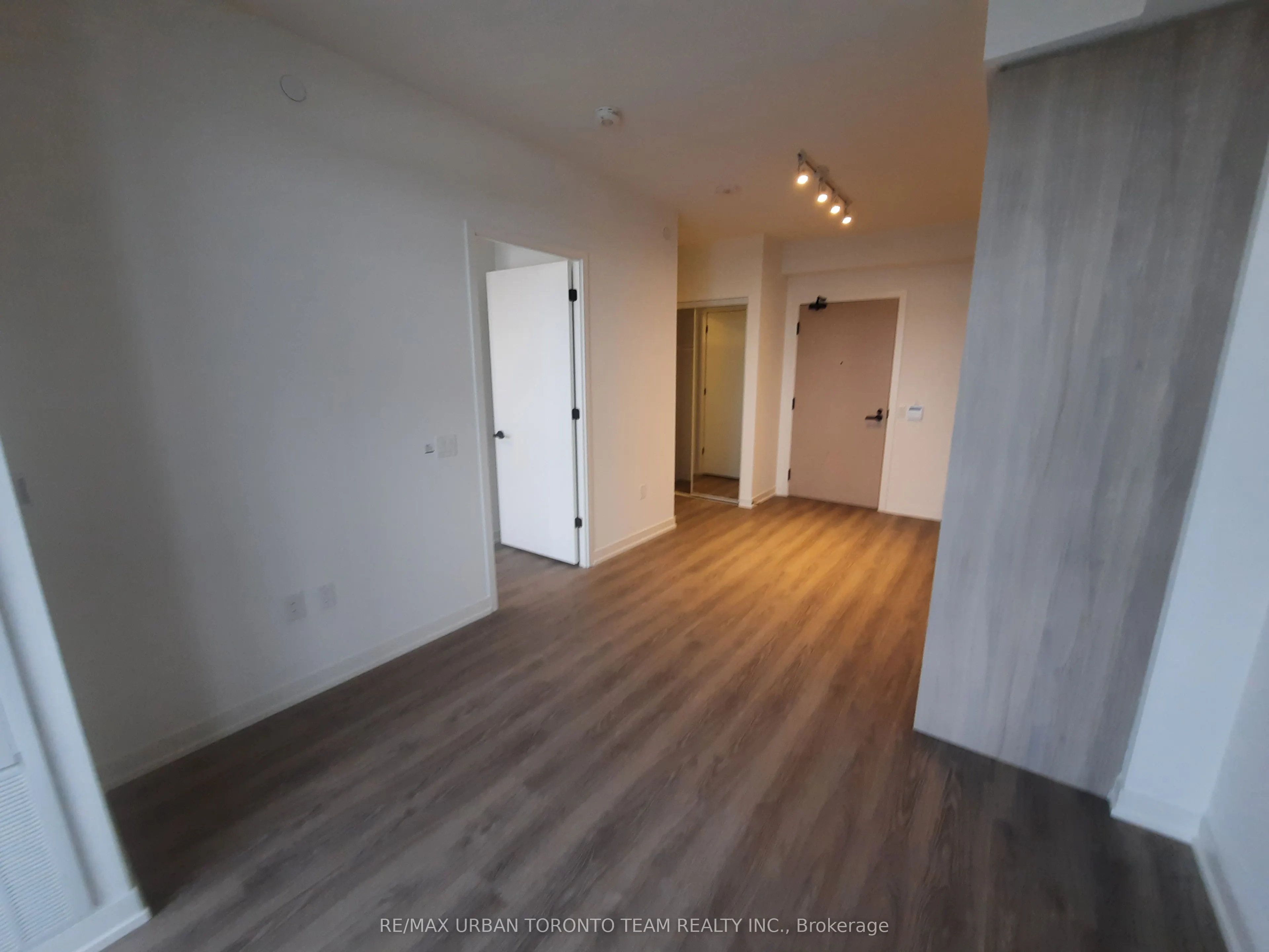 8 Interchange Way #1505