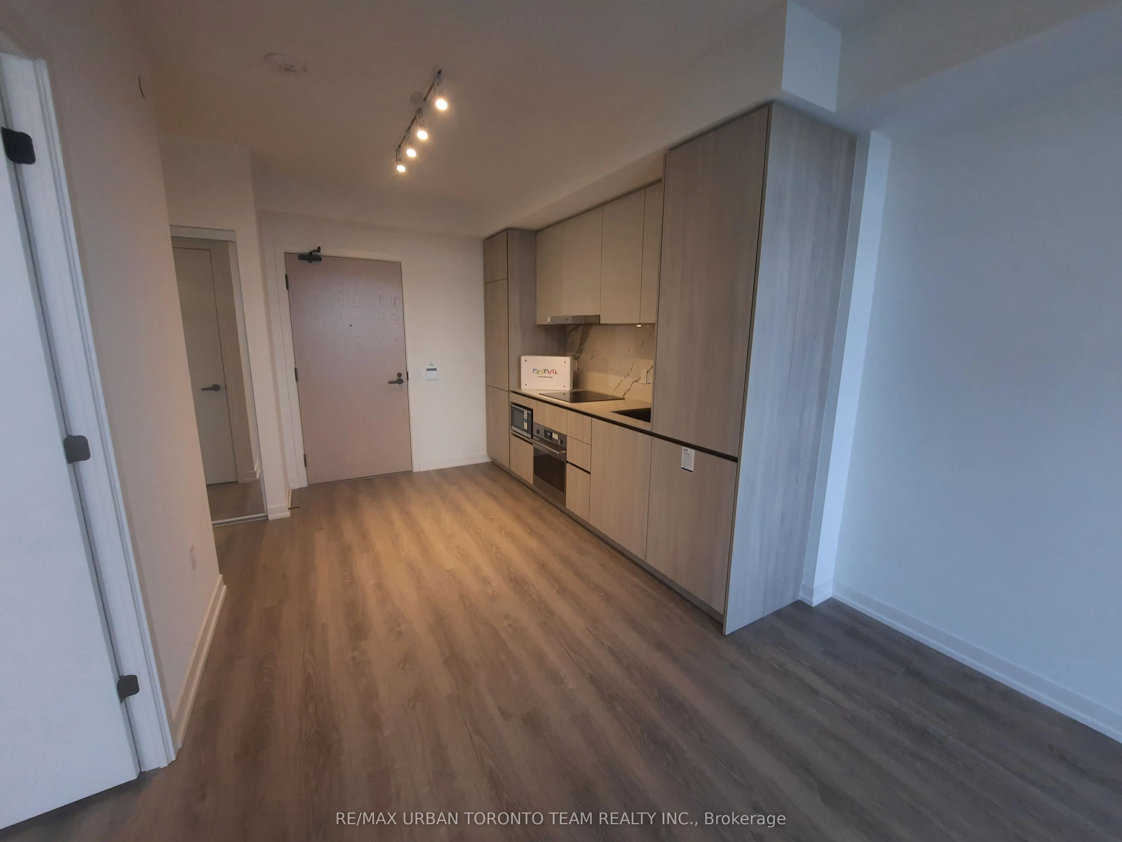 8 Interchange Way #1505