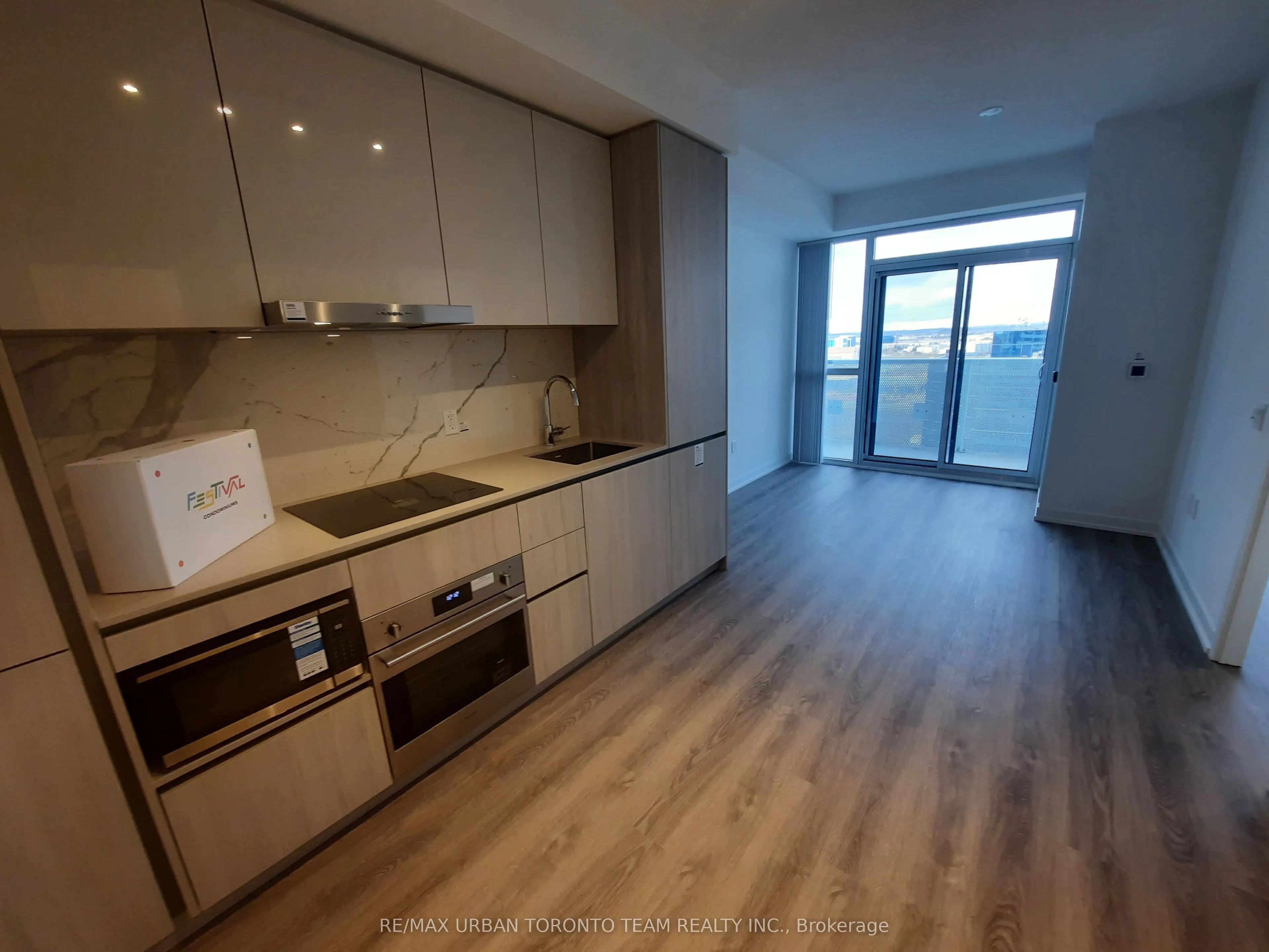 8 Interchange Way #1505