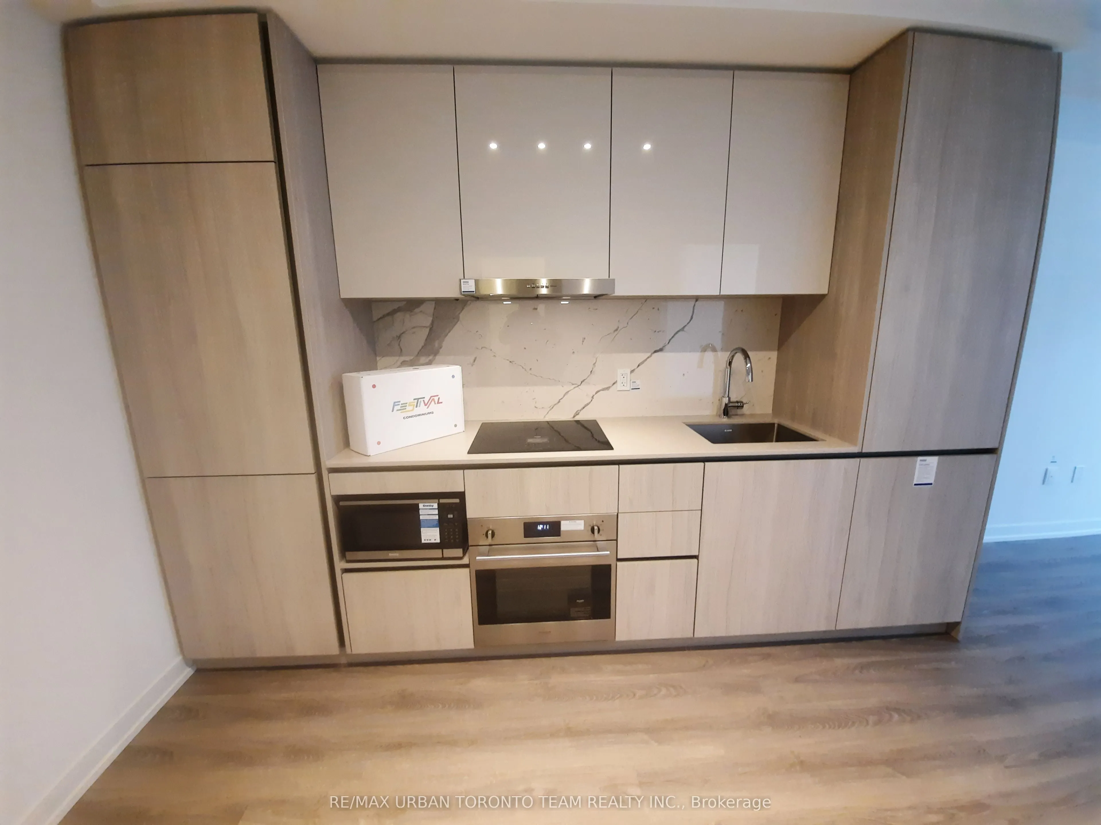 8 Interchange Way #1505