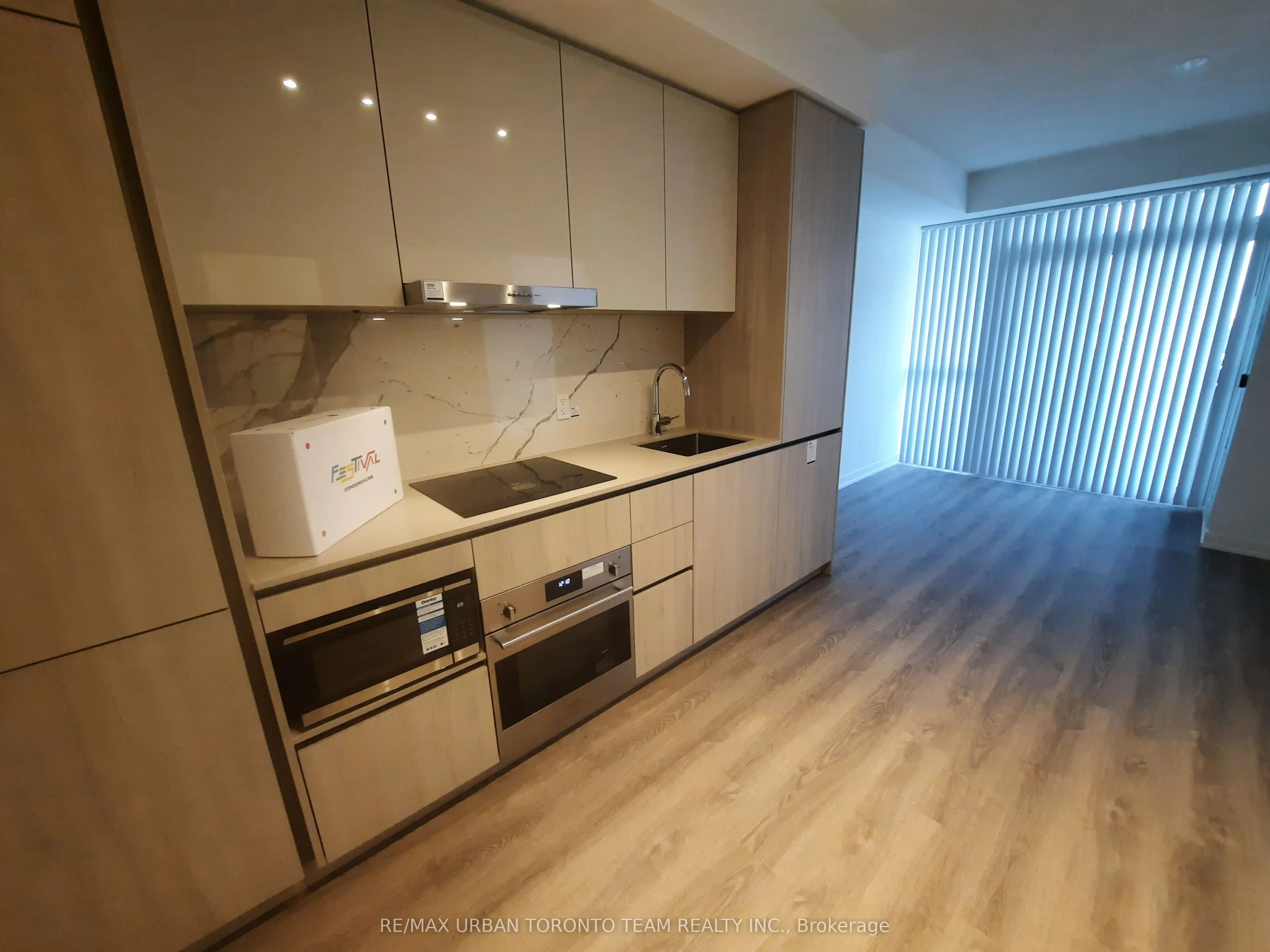 8 Interchange Way #1505