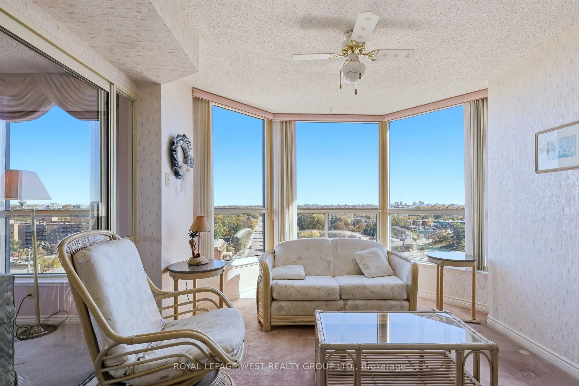 7300 Yonge Street #940