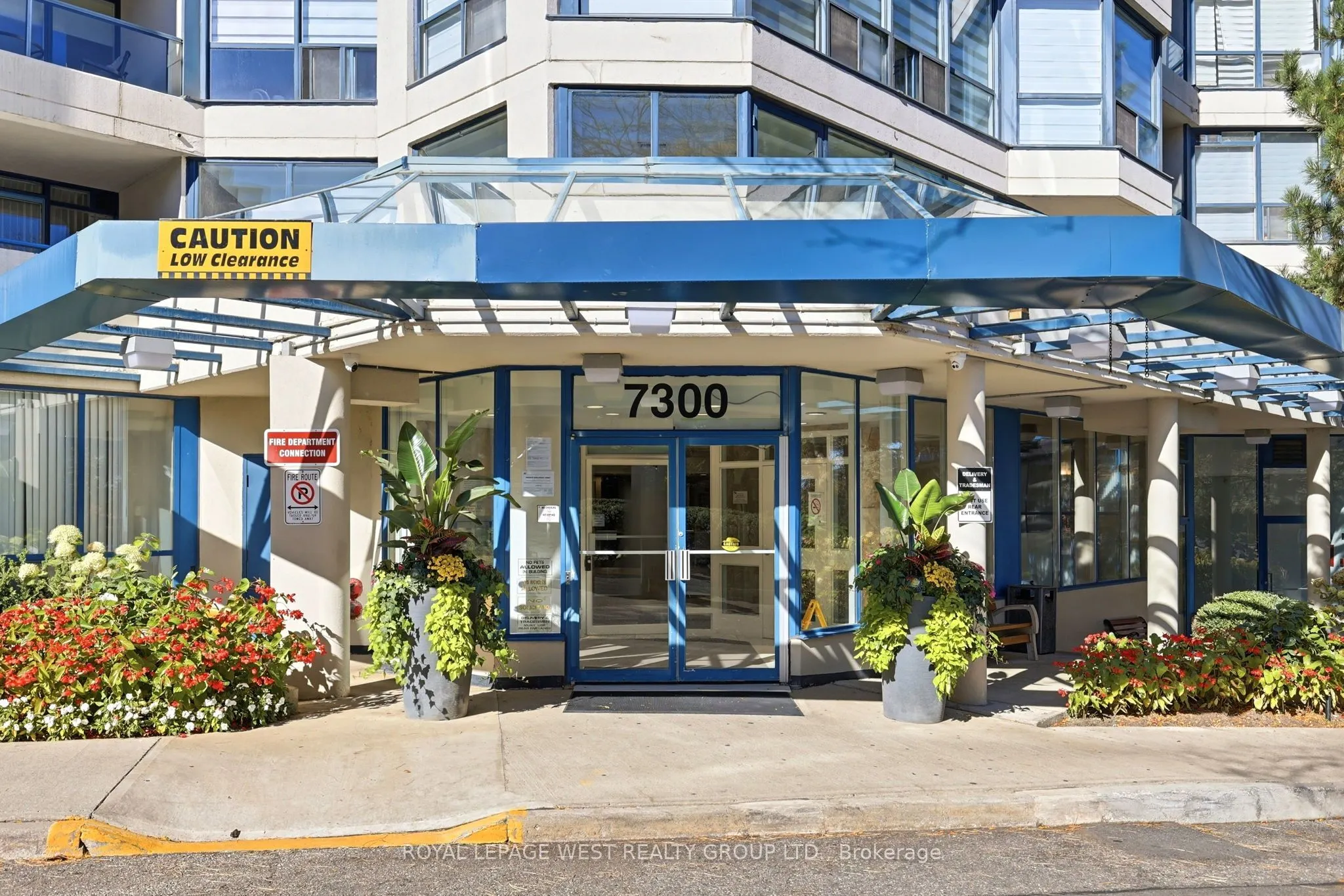7300 Yonge Street #940