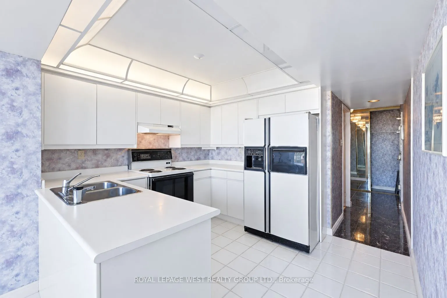 7300 Yonge Street #940