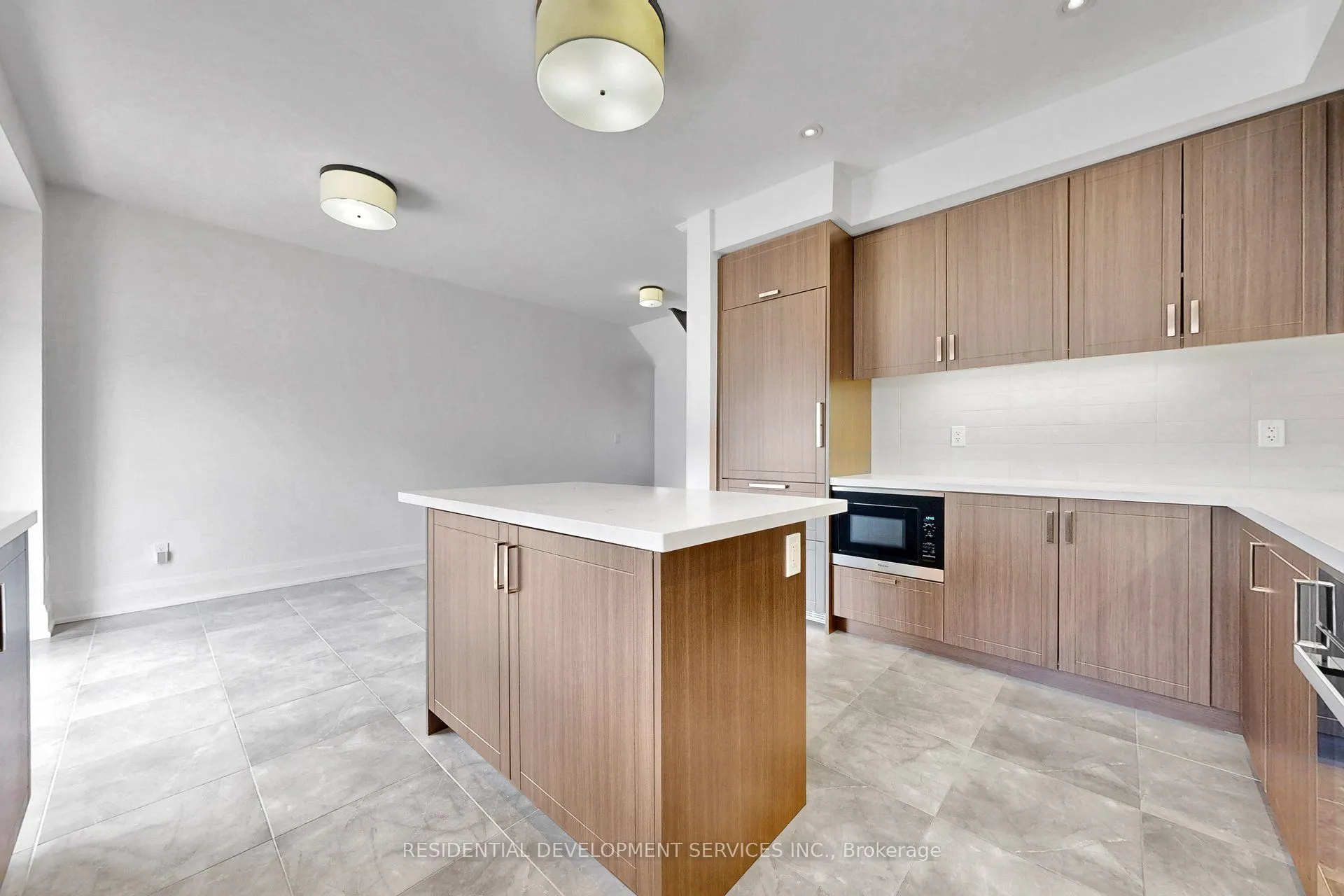 37 Village Parkway #18