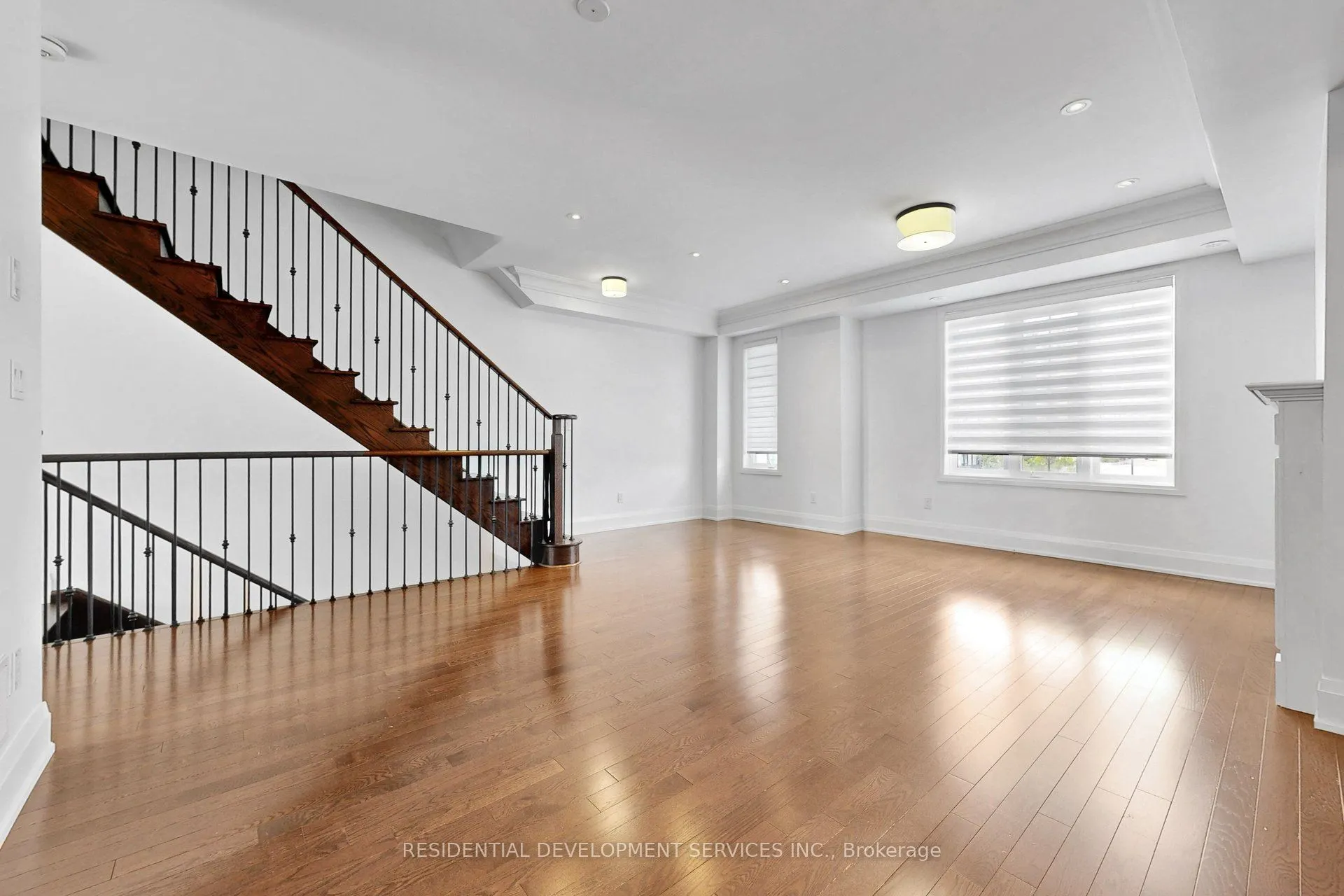 37 Village Parkway #18