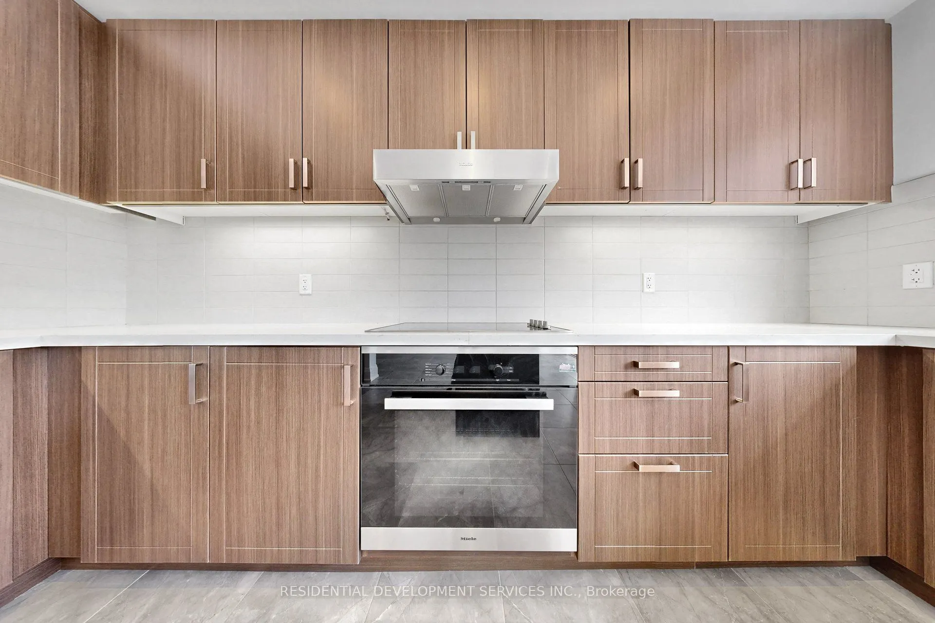 37 Village Parkway #18