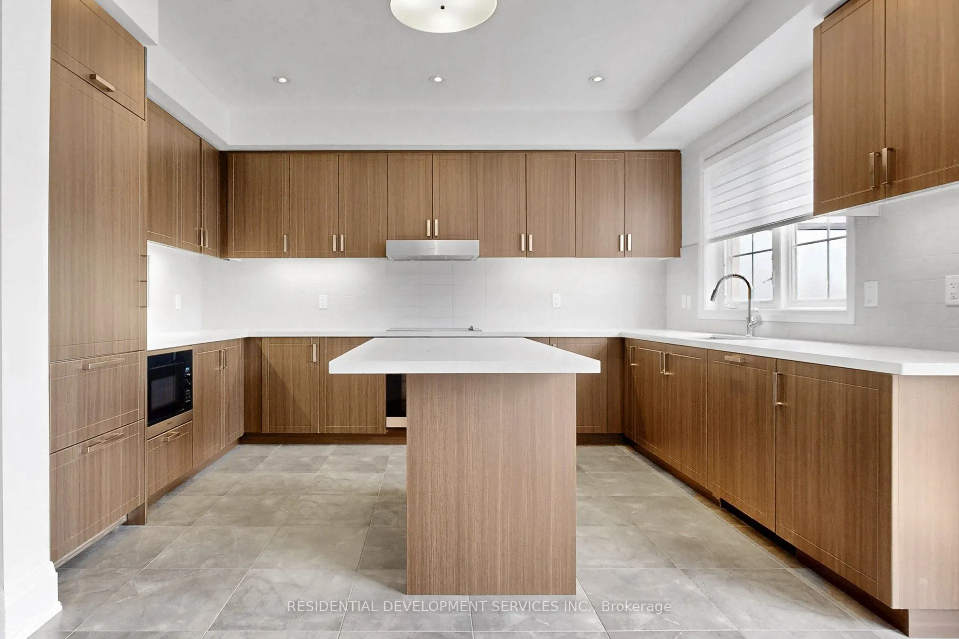 37 Village Parkway #18