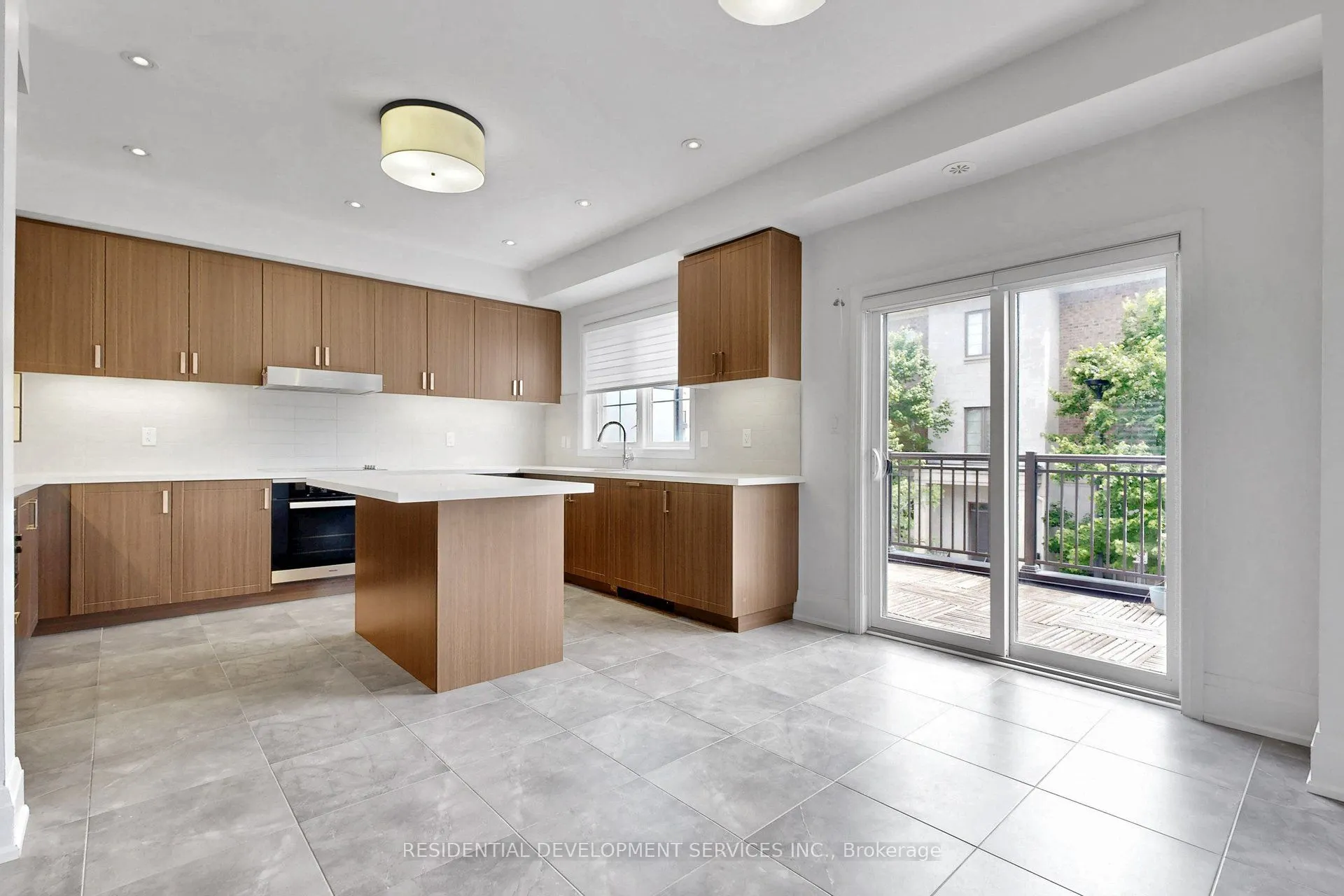 37 Village Parkway #18