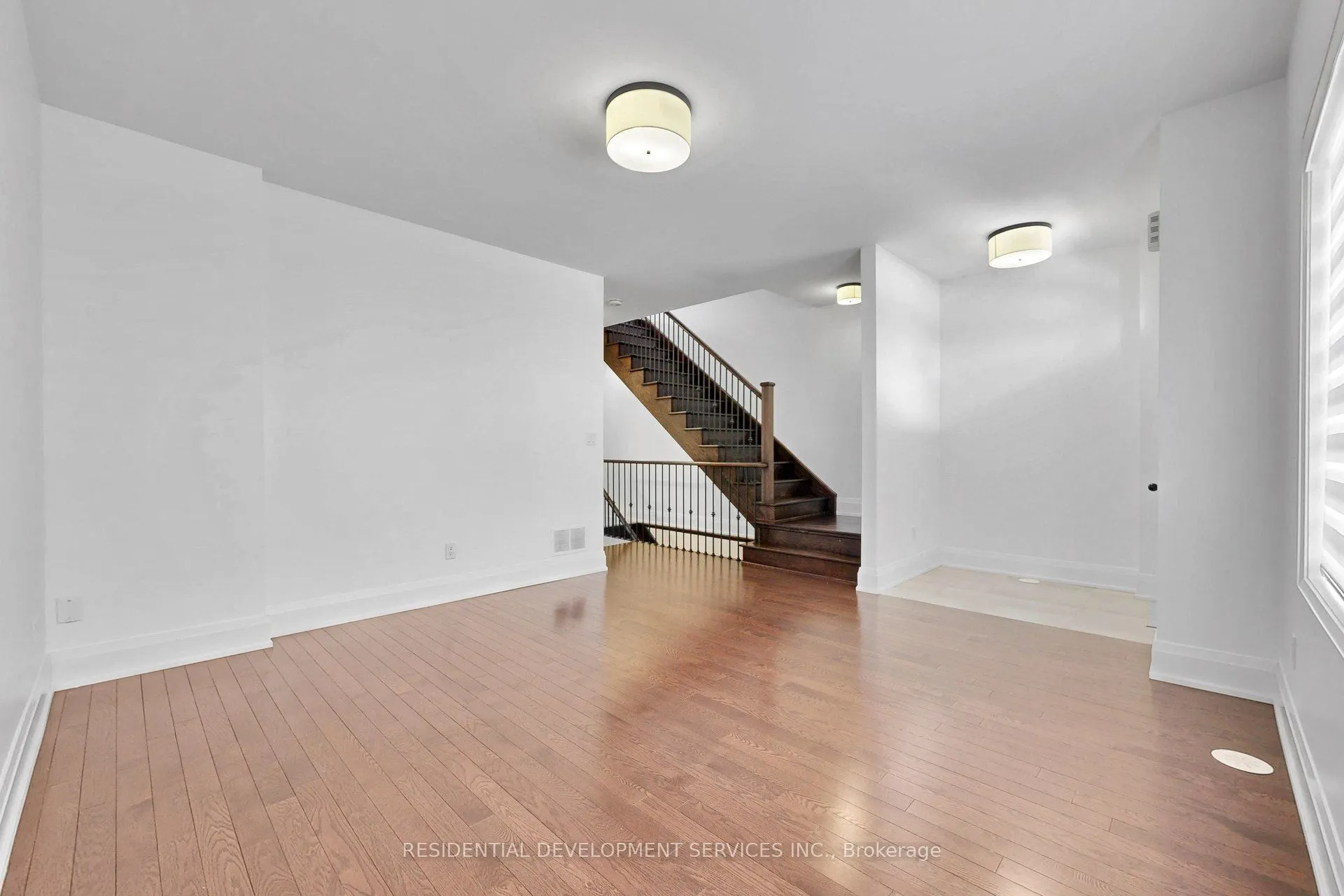 37 Village Parkway #18