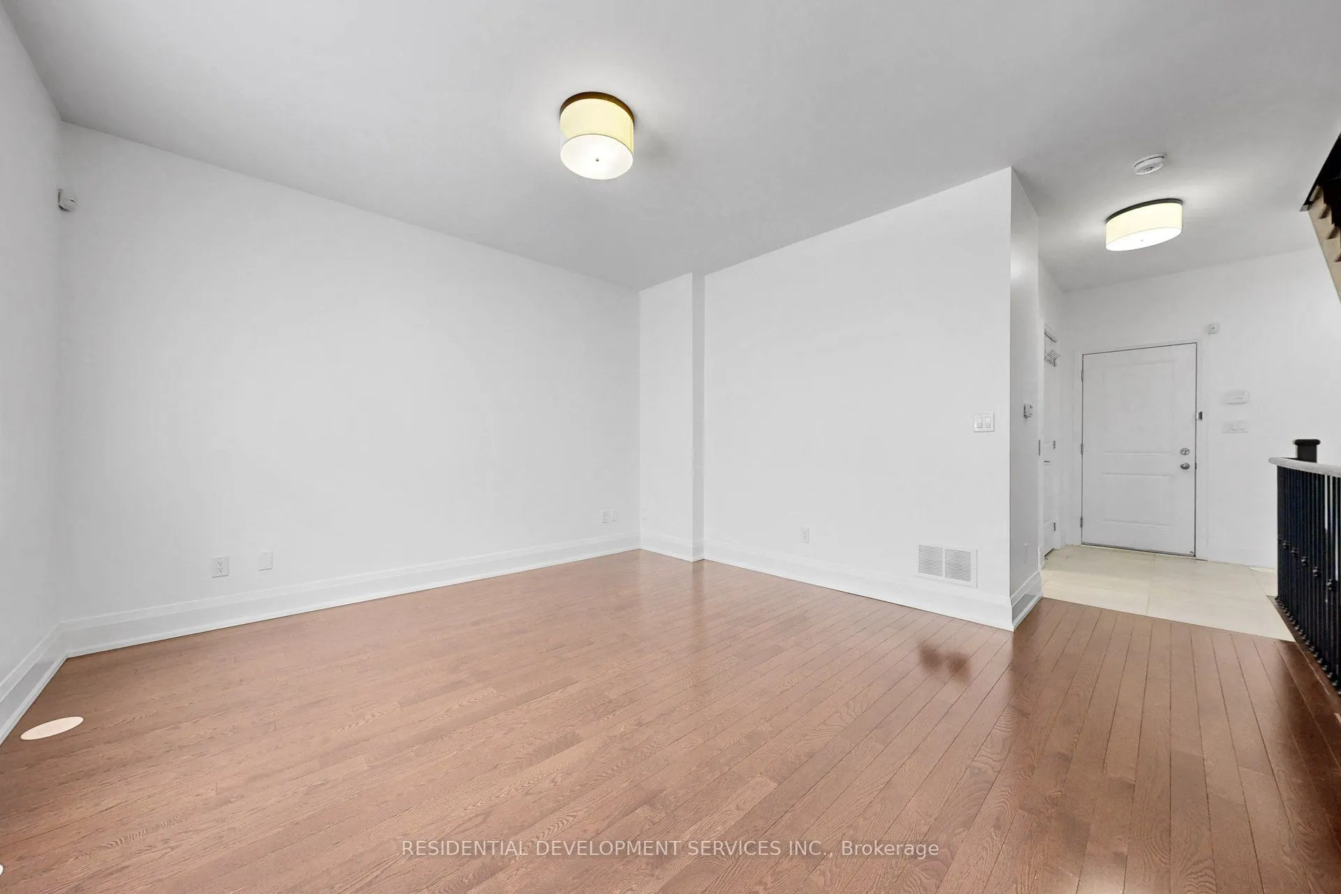 37 Village Parkway #18