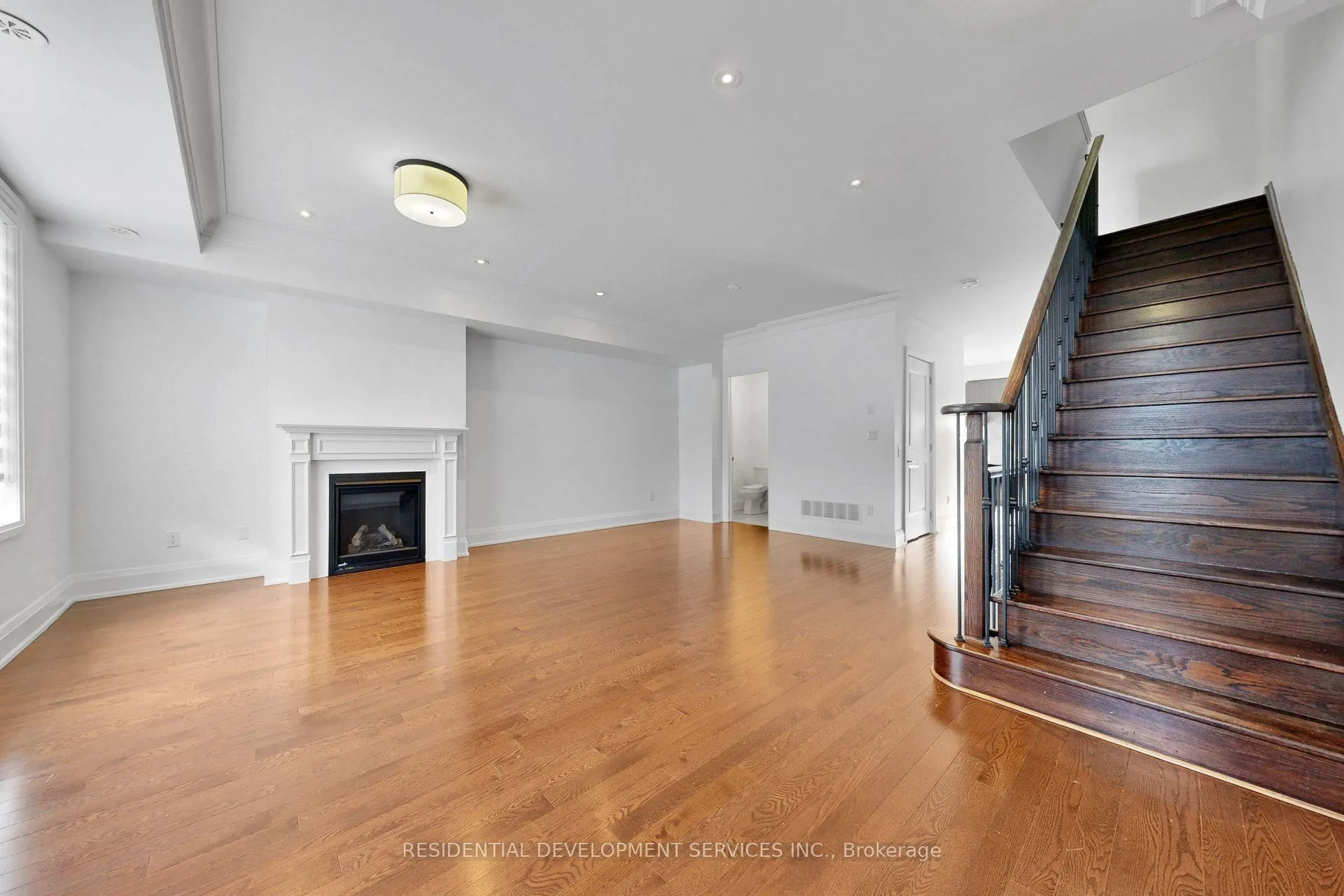 37 Village Parkway #18