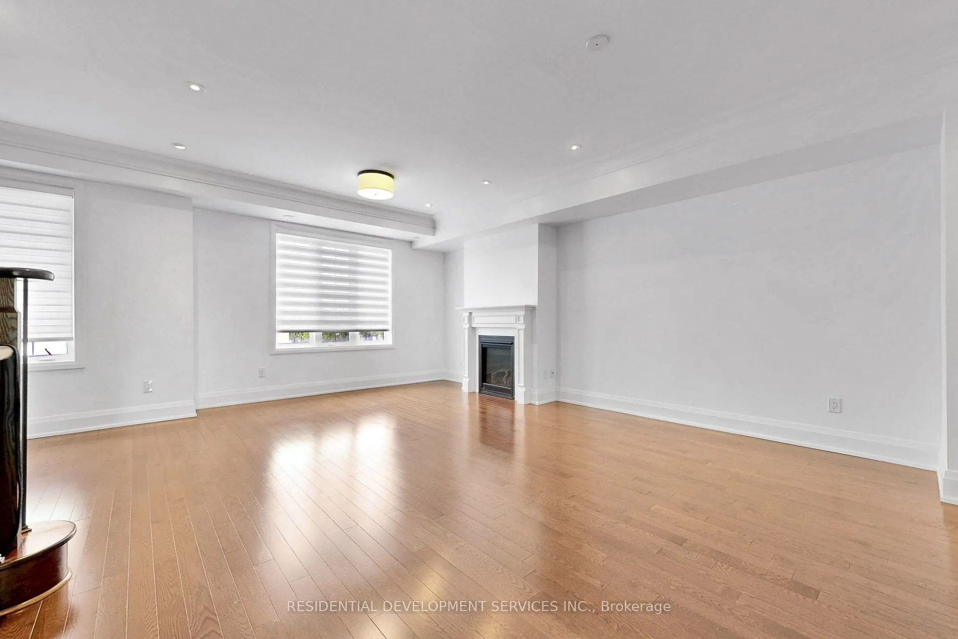 37 Village Parkway #18