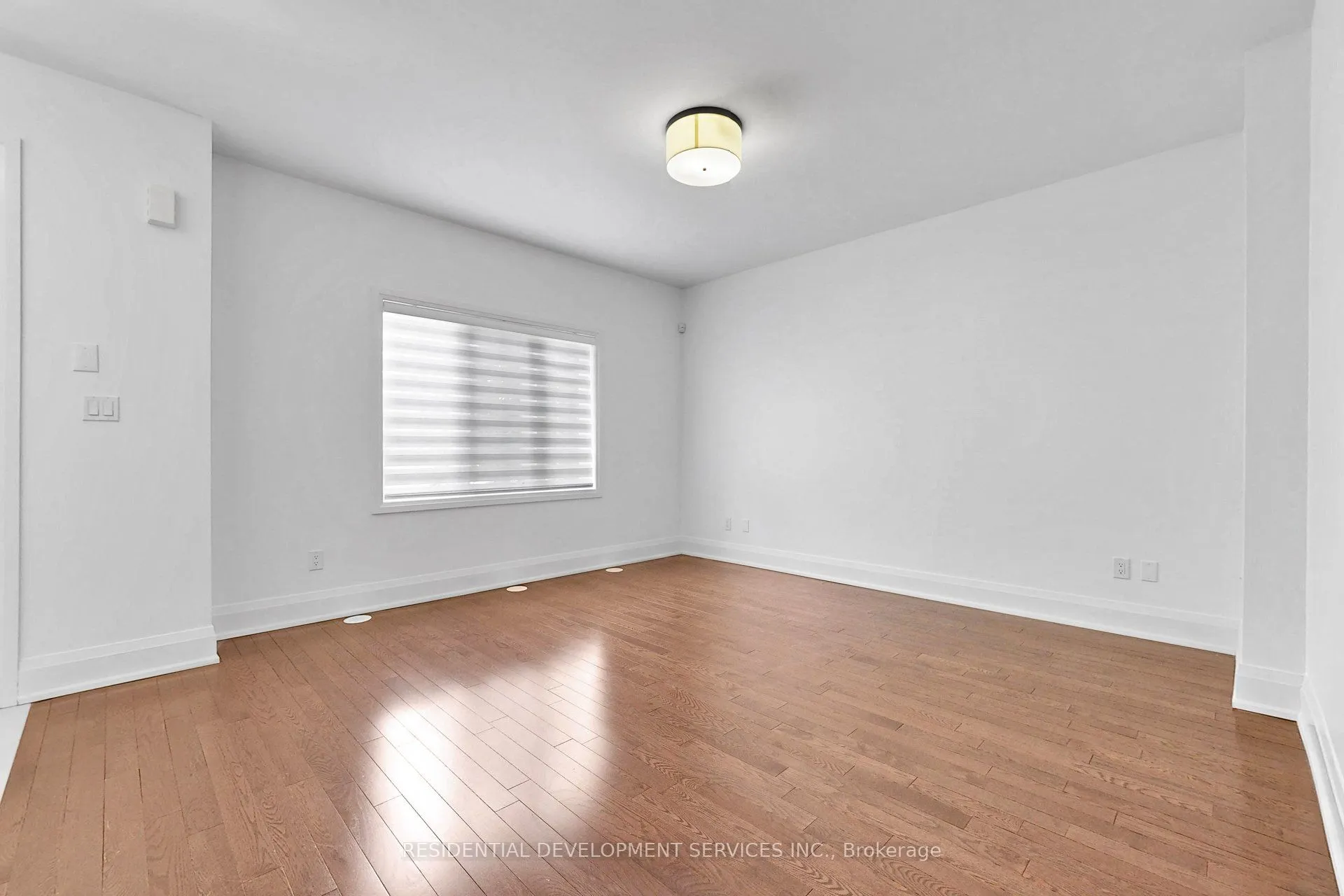 37 Village Parkway #18