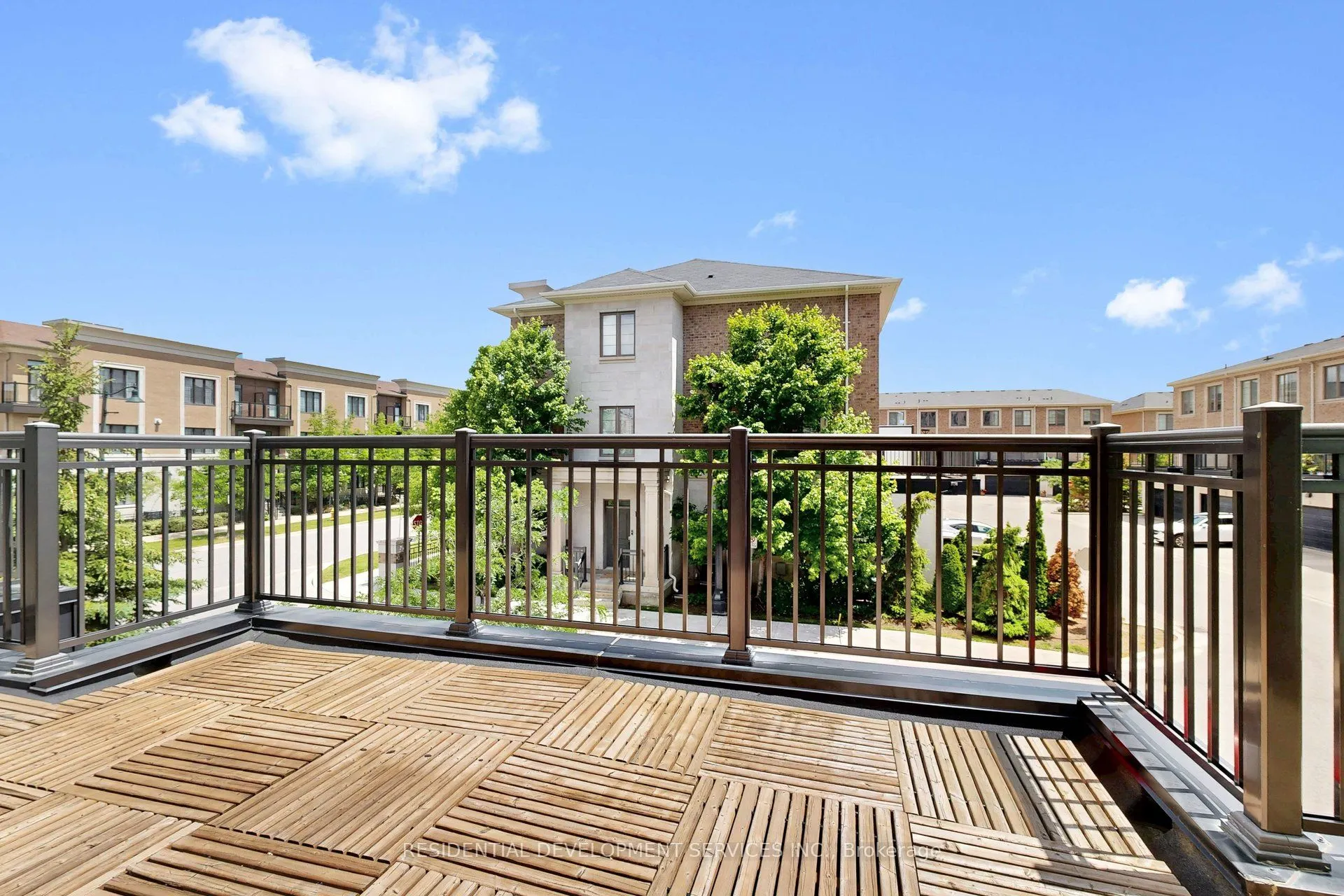 37 Village Parkway #18