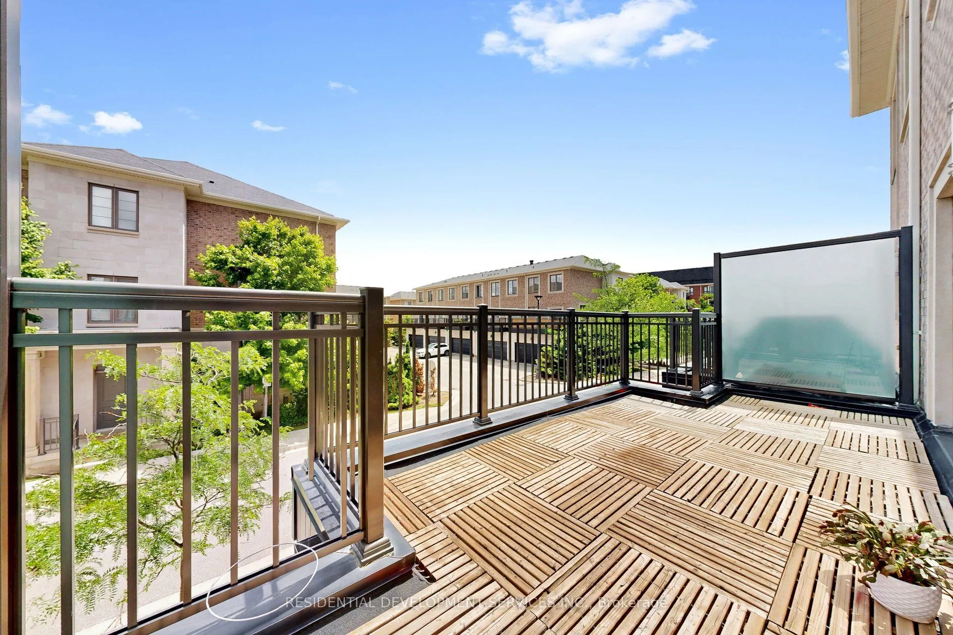 37 Village Parkway #18