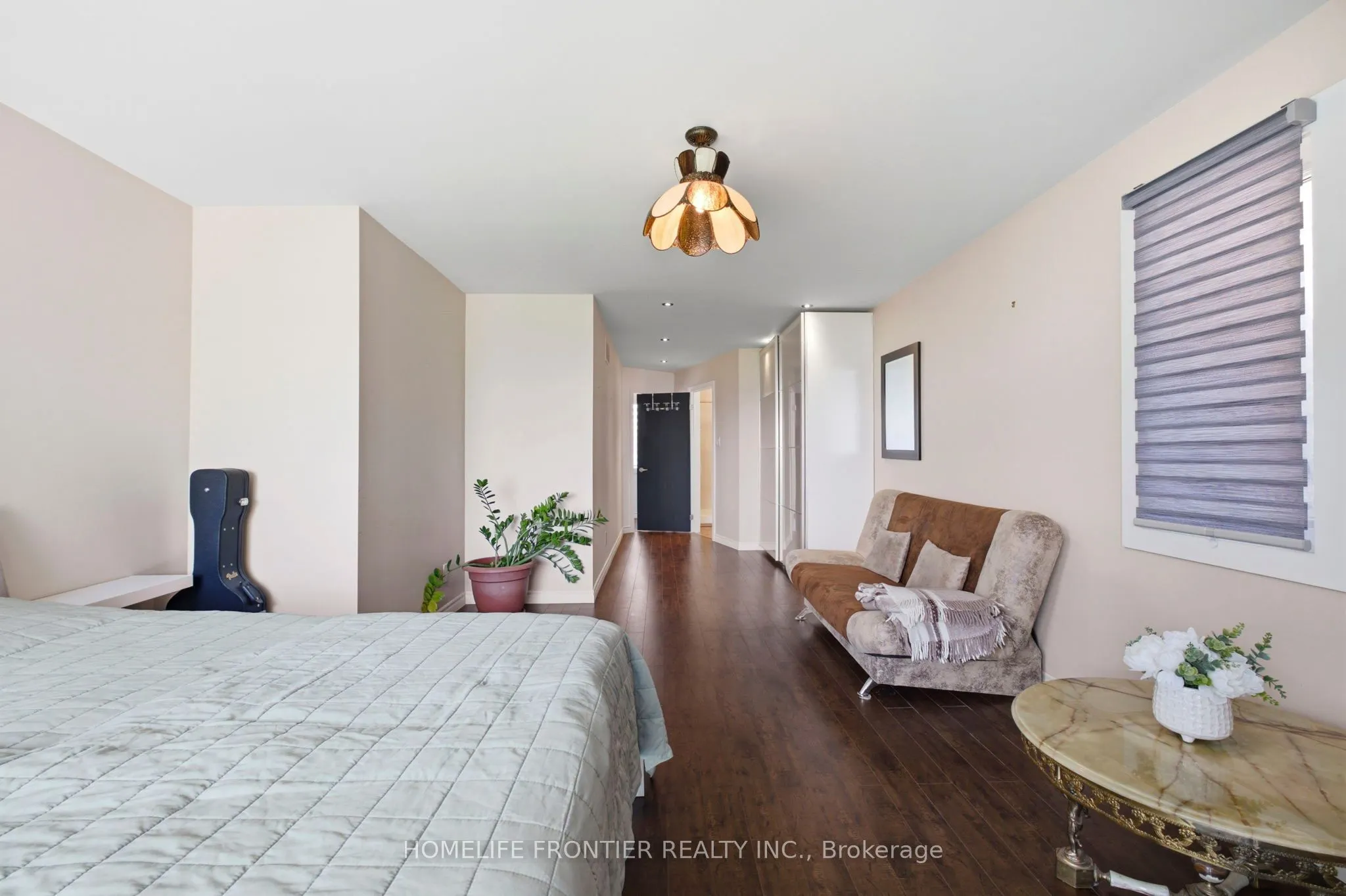 813 Lake Drive E