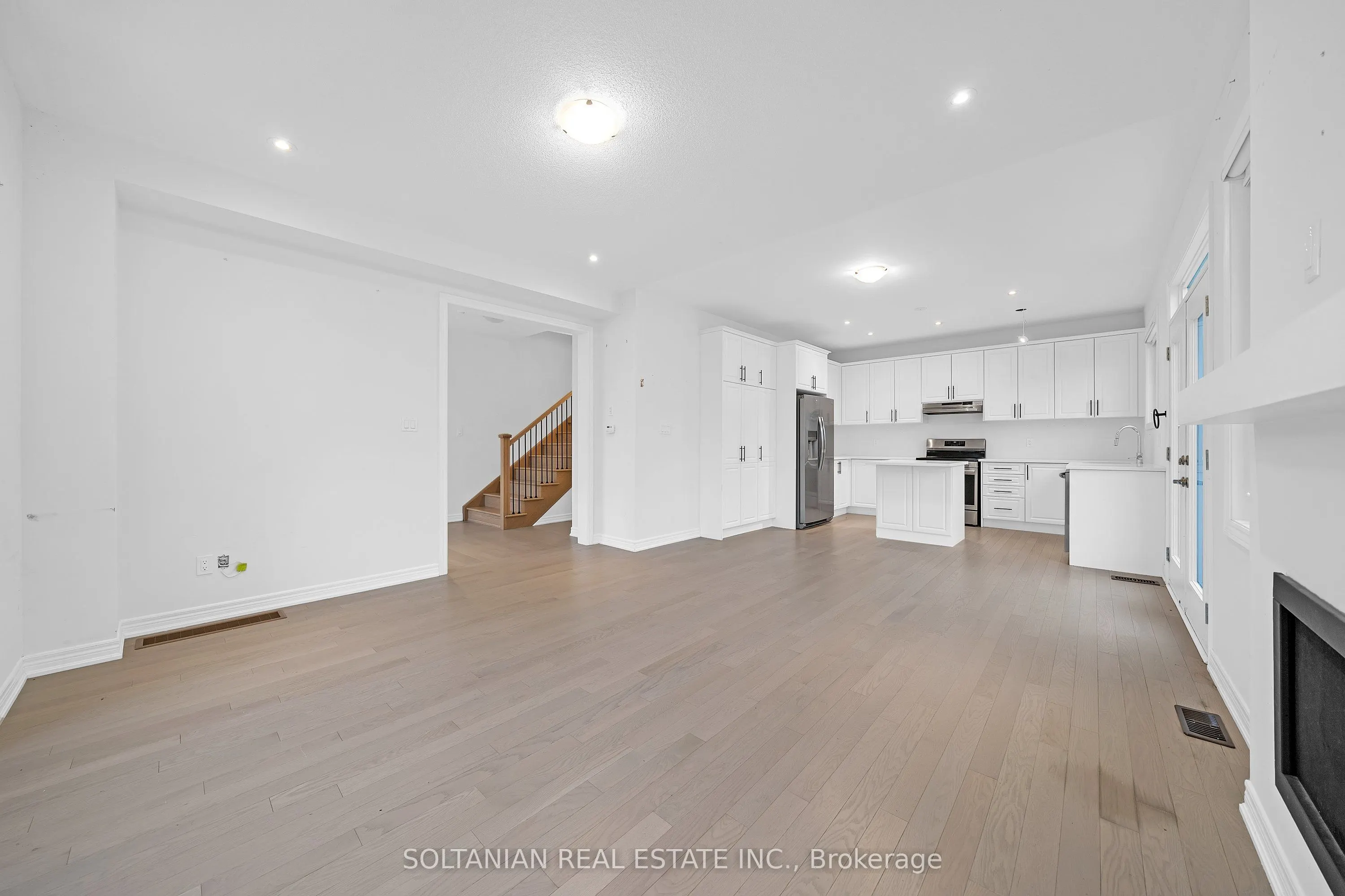 75 bud leggett Crescent