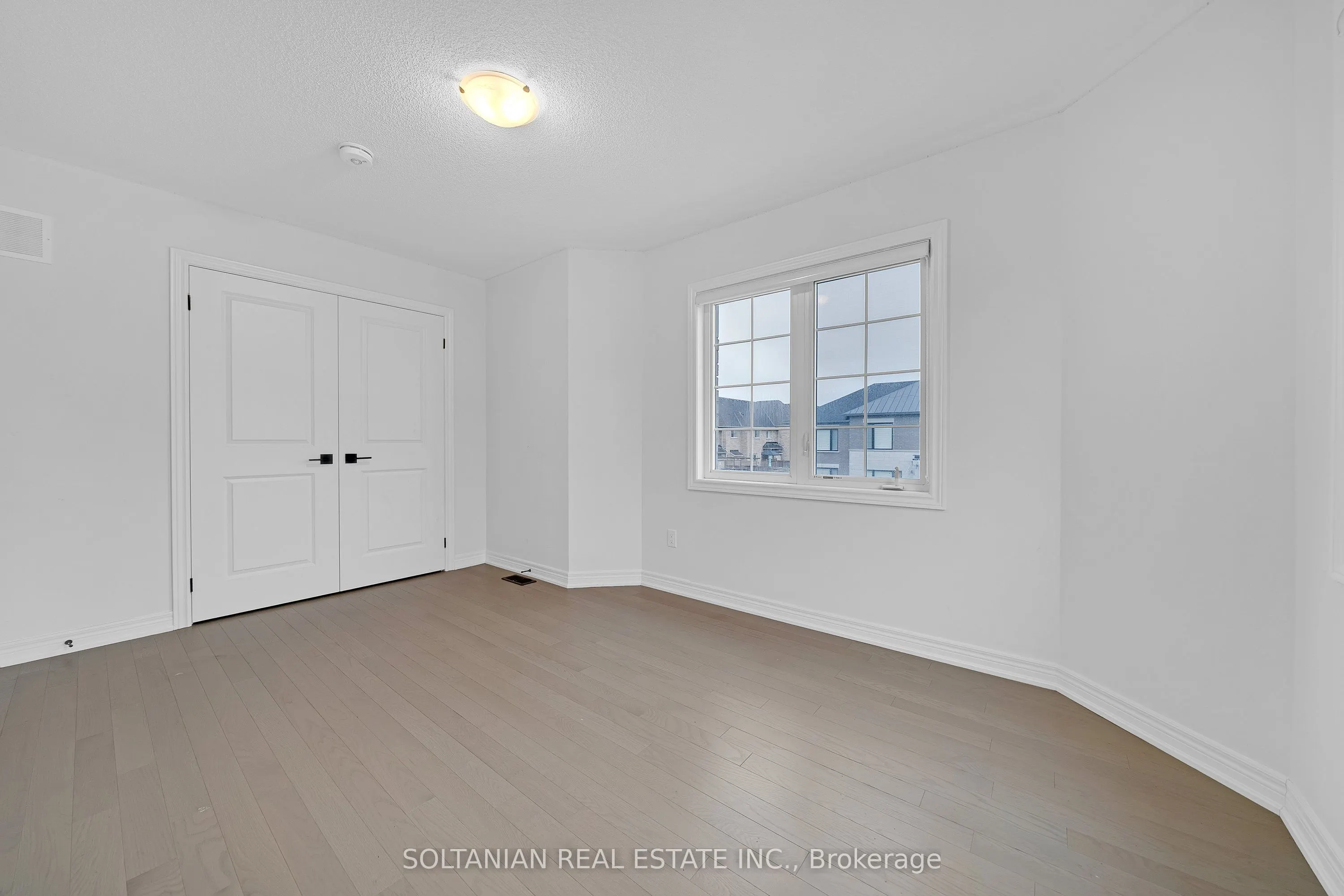 75 bud leggett Crescent