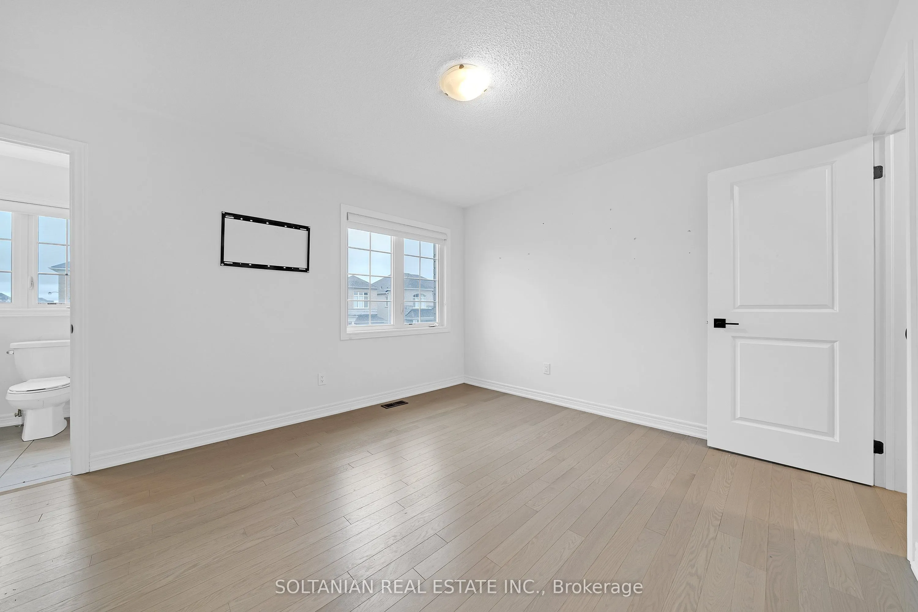 75 bud leggett Crescent