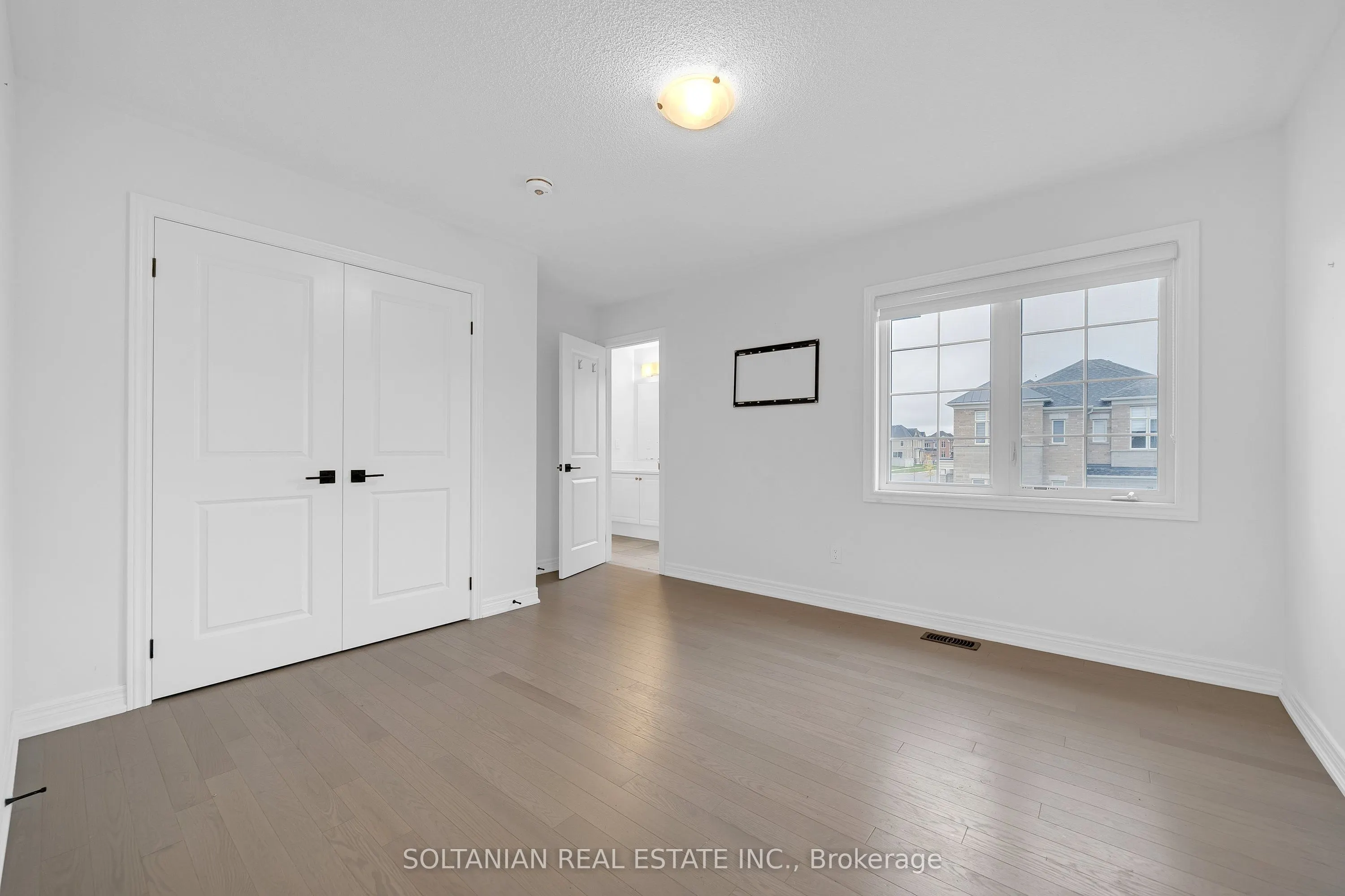 75 bud leggett Crescent