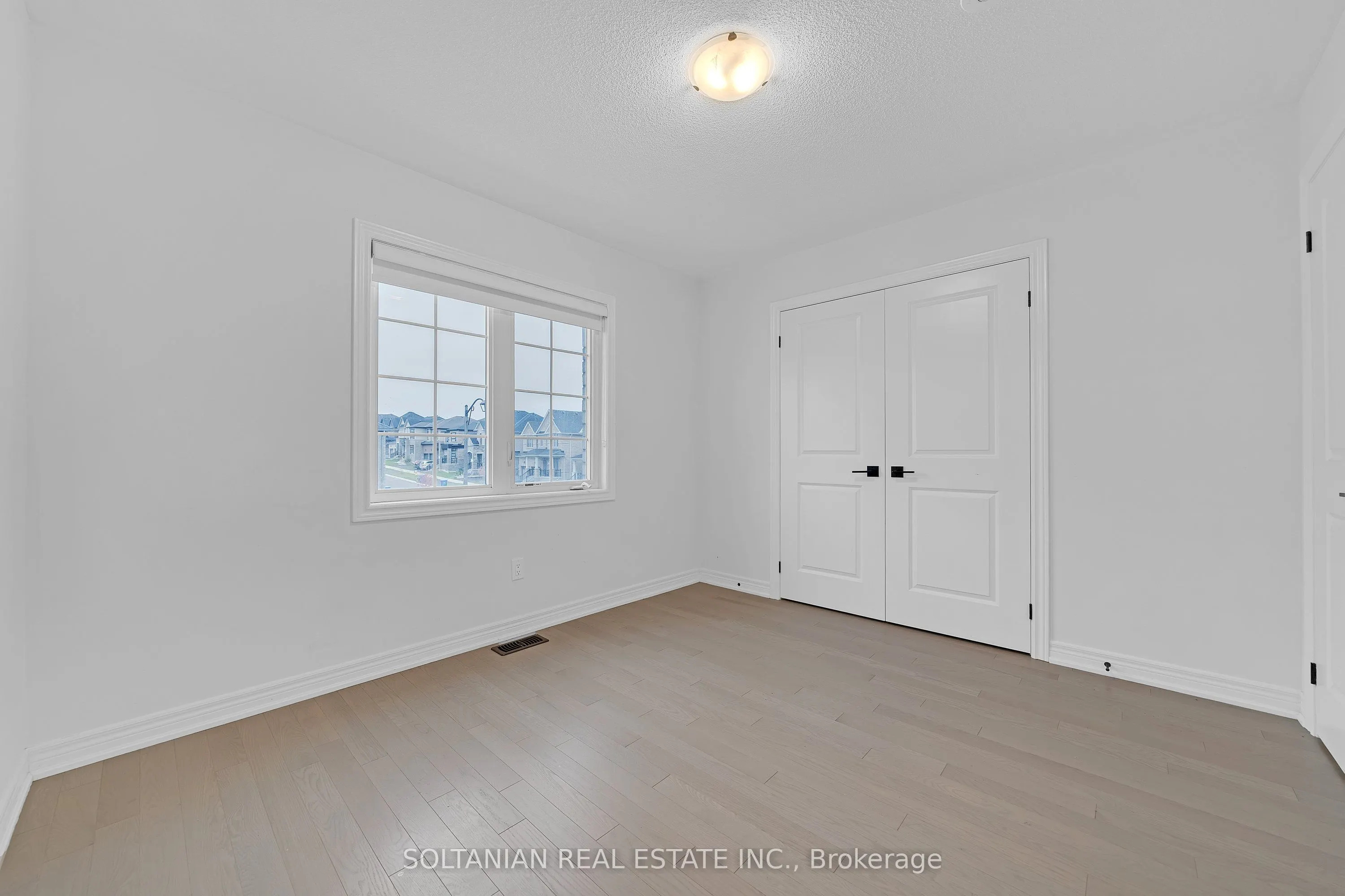 75 bud leggett Crescent