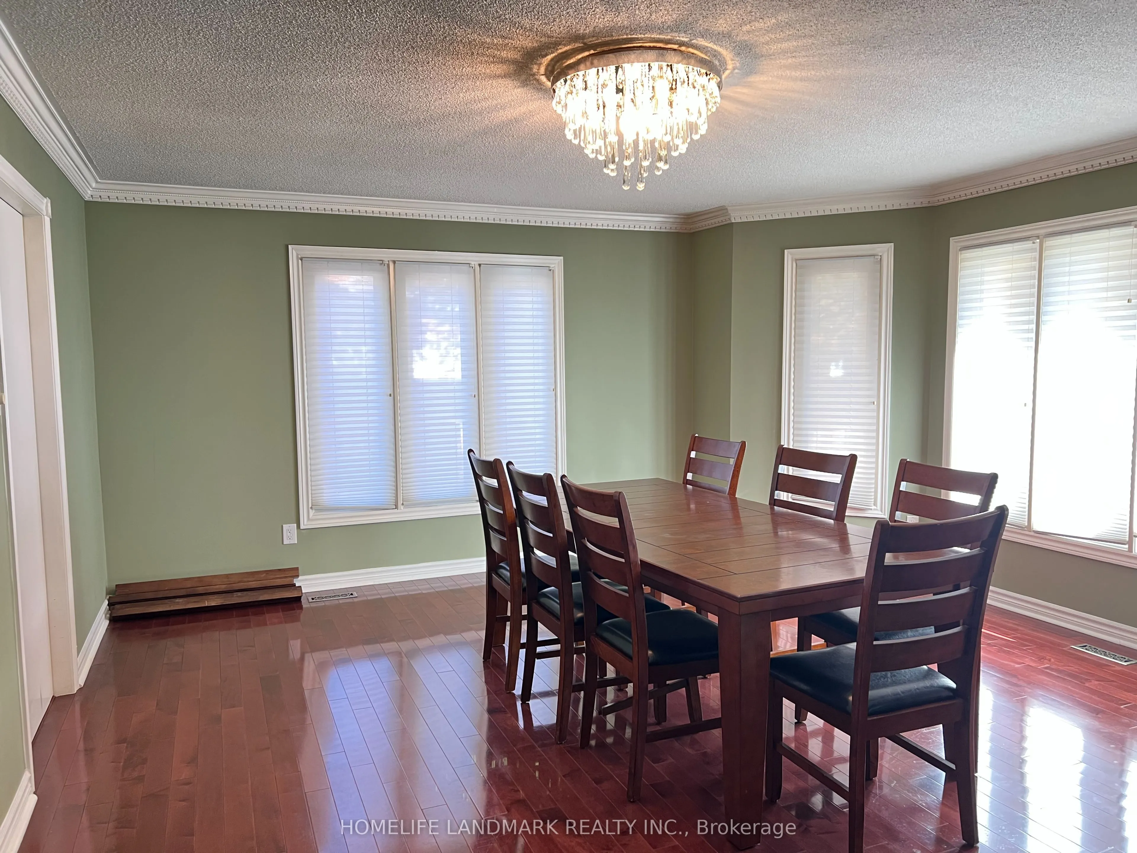 35 Montclair Road N