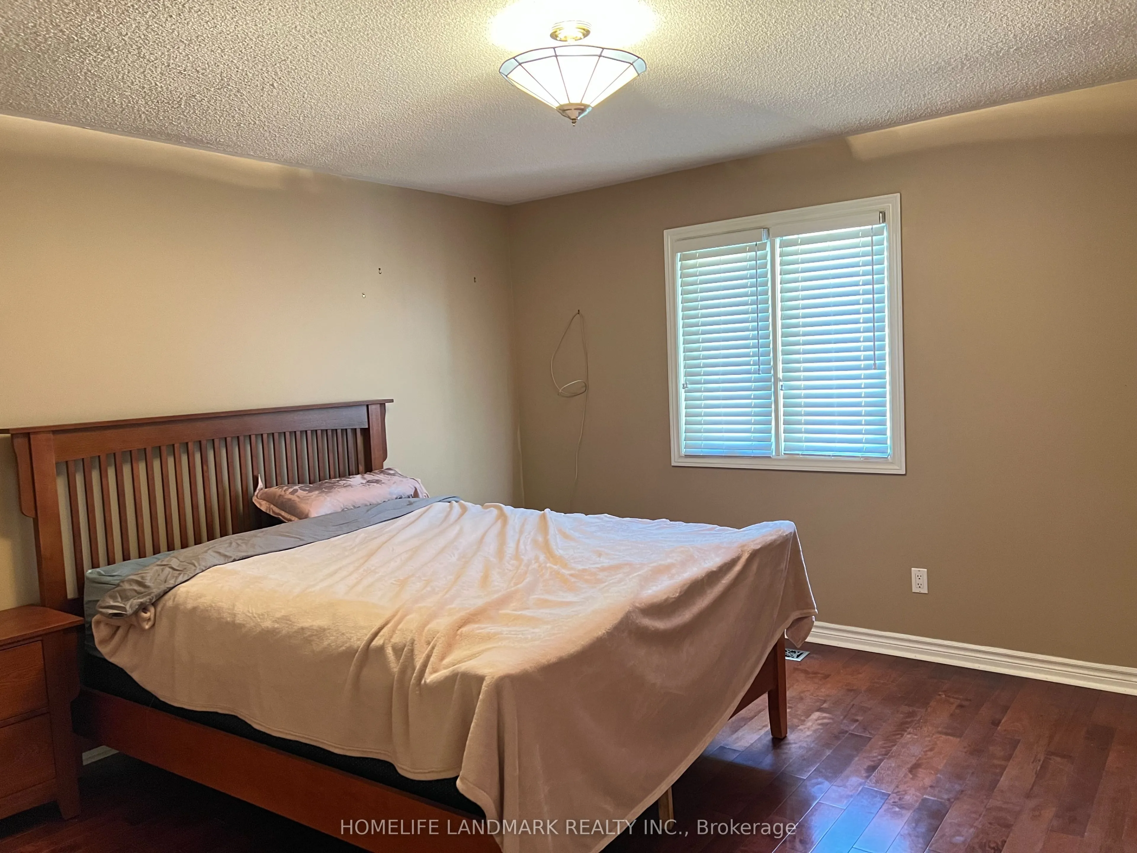 35 Montclair Road N