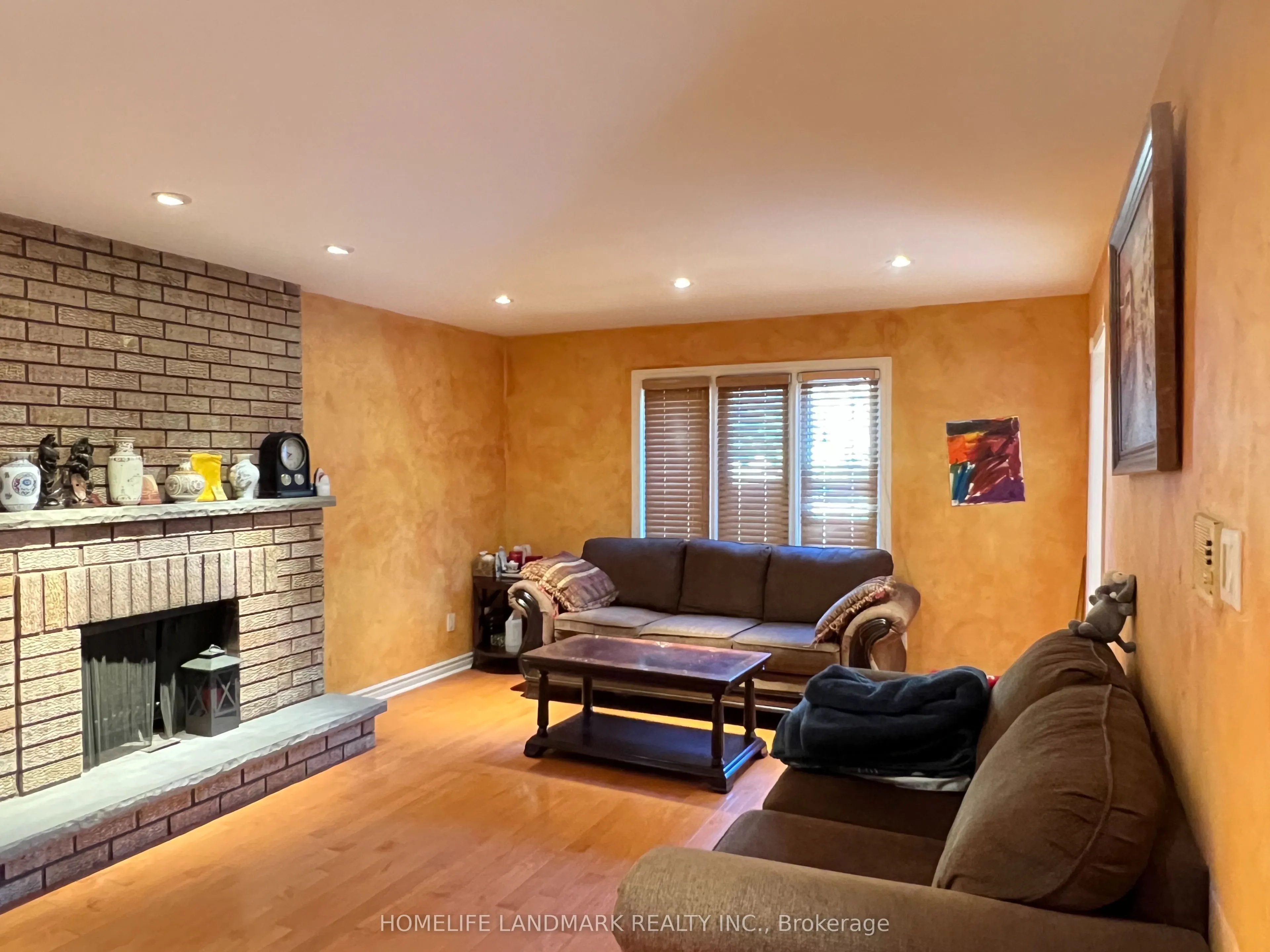 35 Montclair Road N