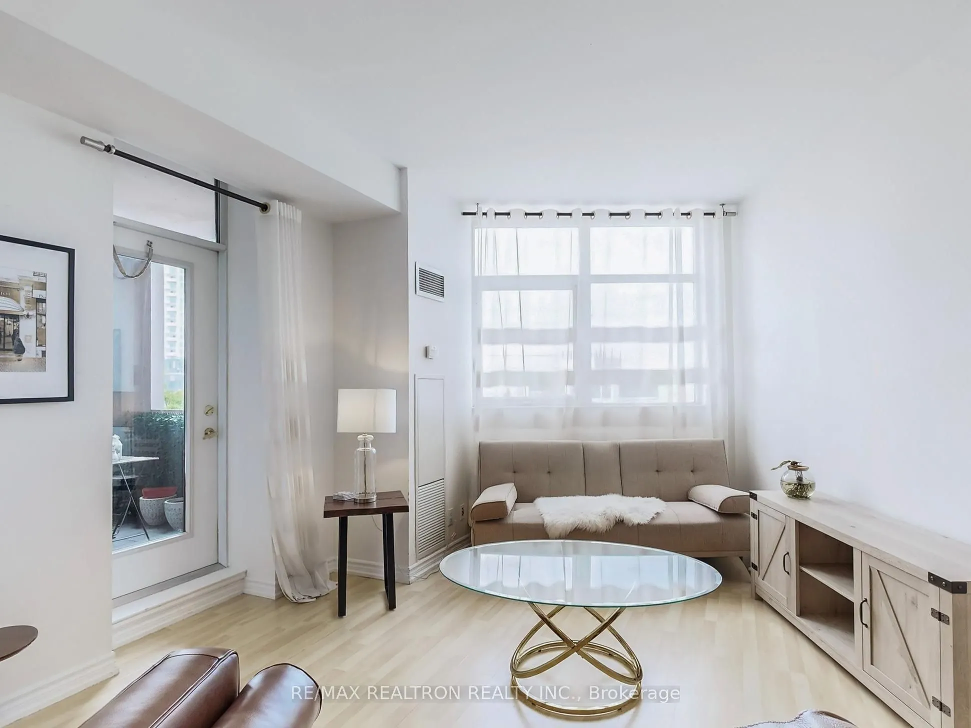 9225 Jane Street #401