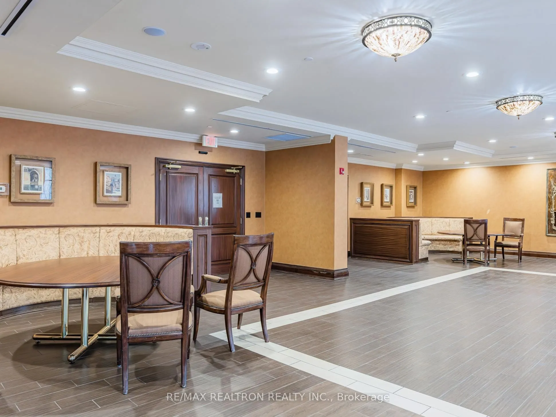 9225 Jane Street #401