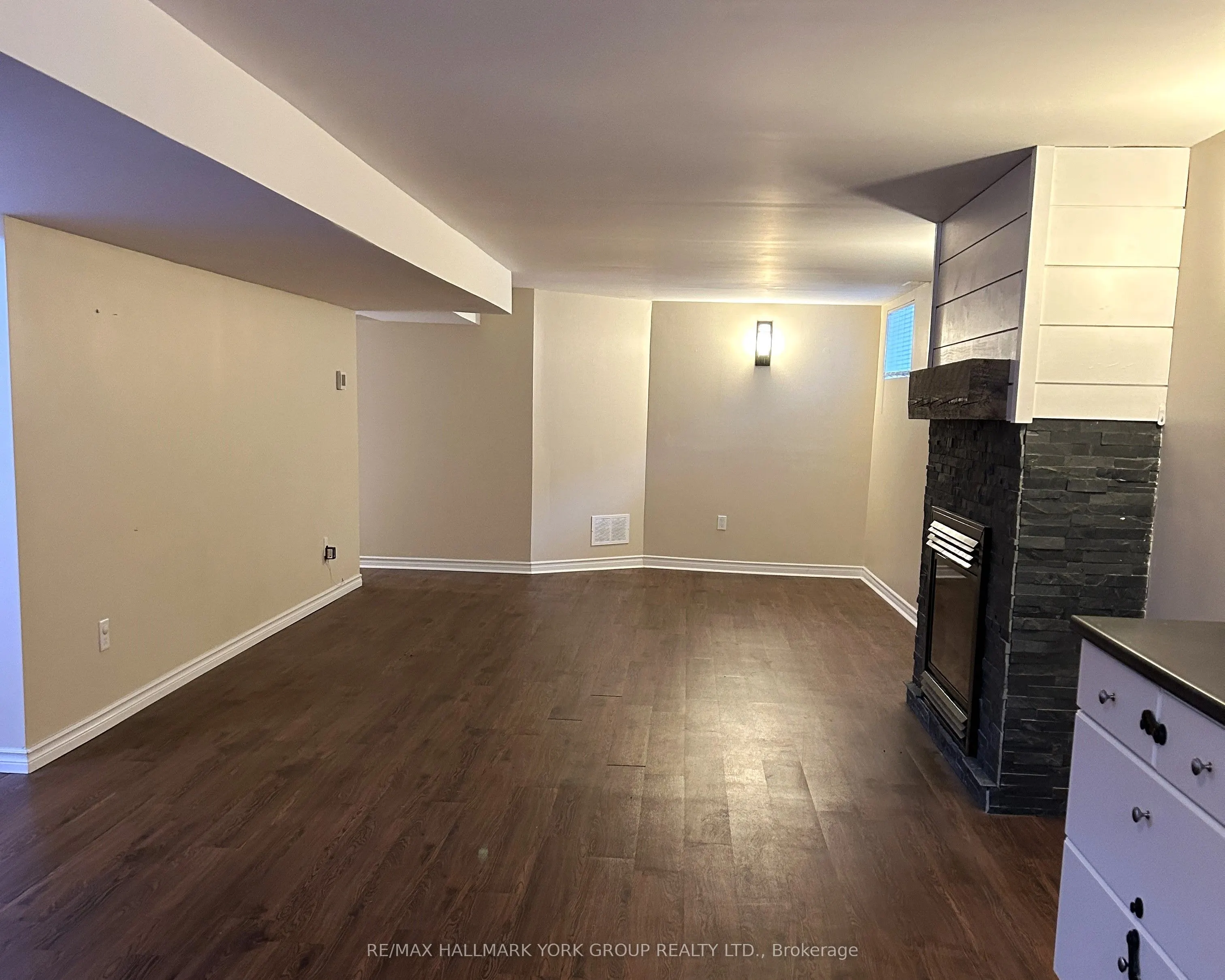 140 Riveredge Drive #Lower