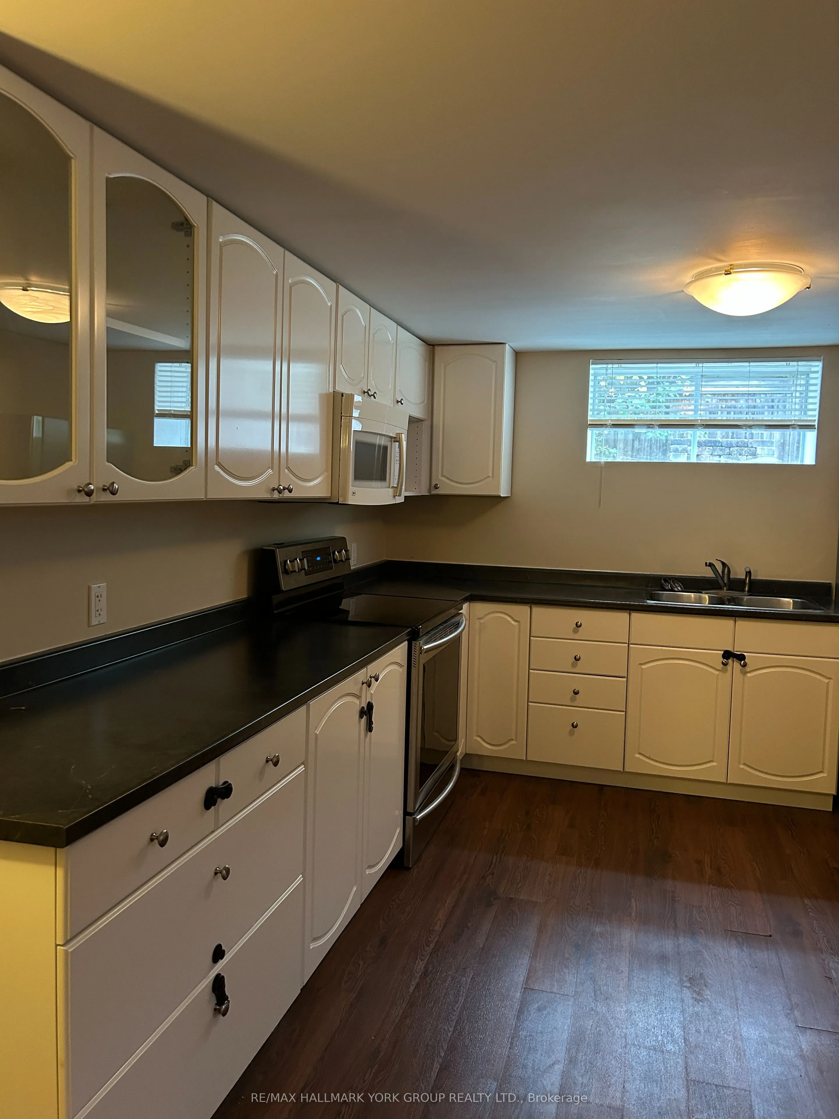 140 Riveredge Drive #Lower