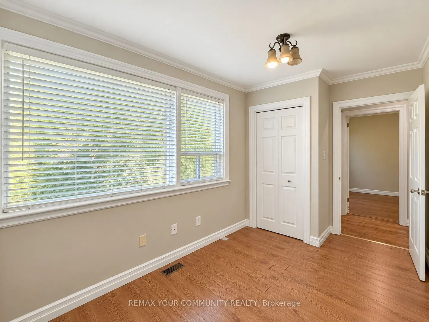 8 Hillside Avenue