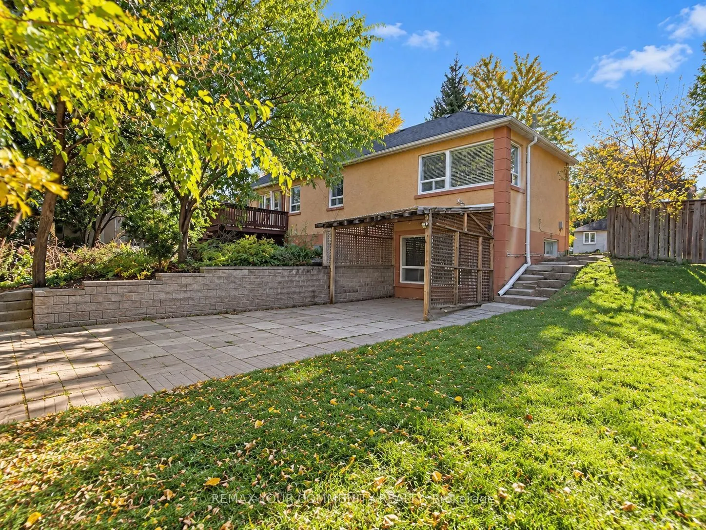 8 Hillside Avenue
