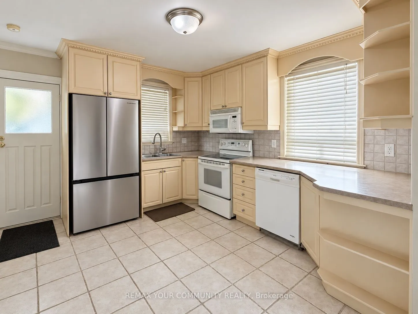 8 Hillside Avenue