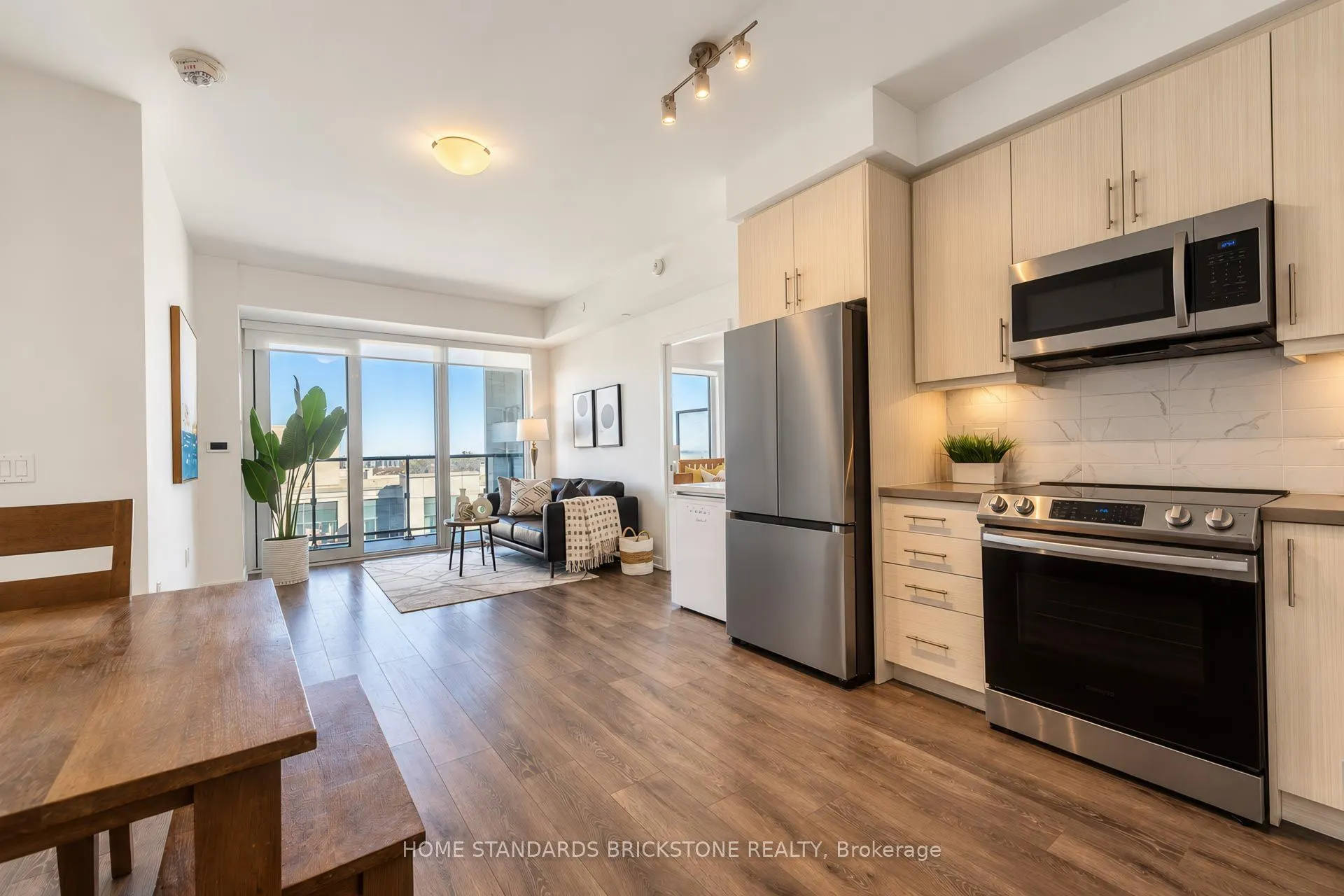 105 Oneida Crescent #1207