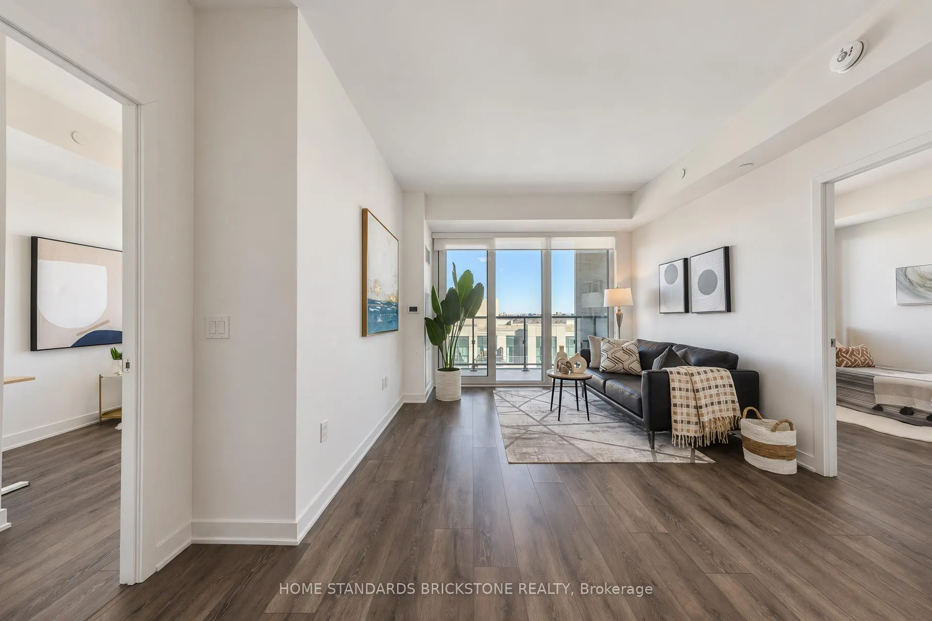 105 Oneida Crescent #1207