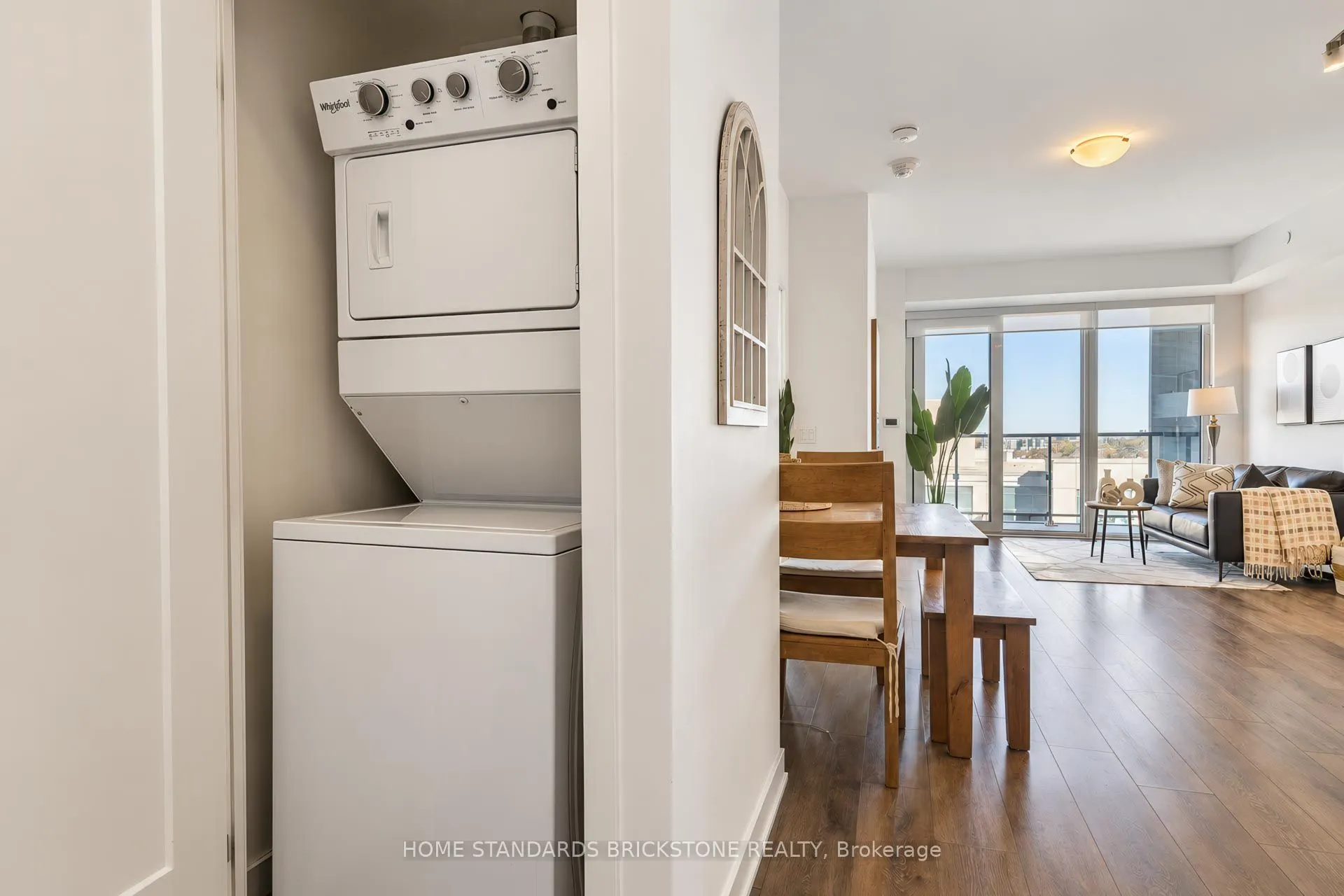 105 Oneida Crescent #1207