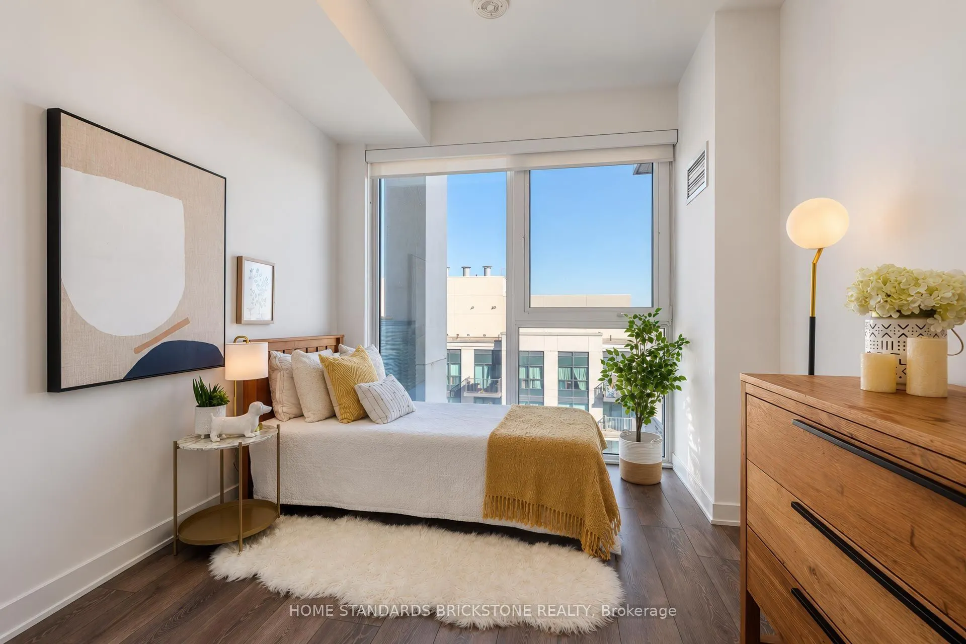 105 Oneida Crescent #1207