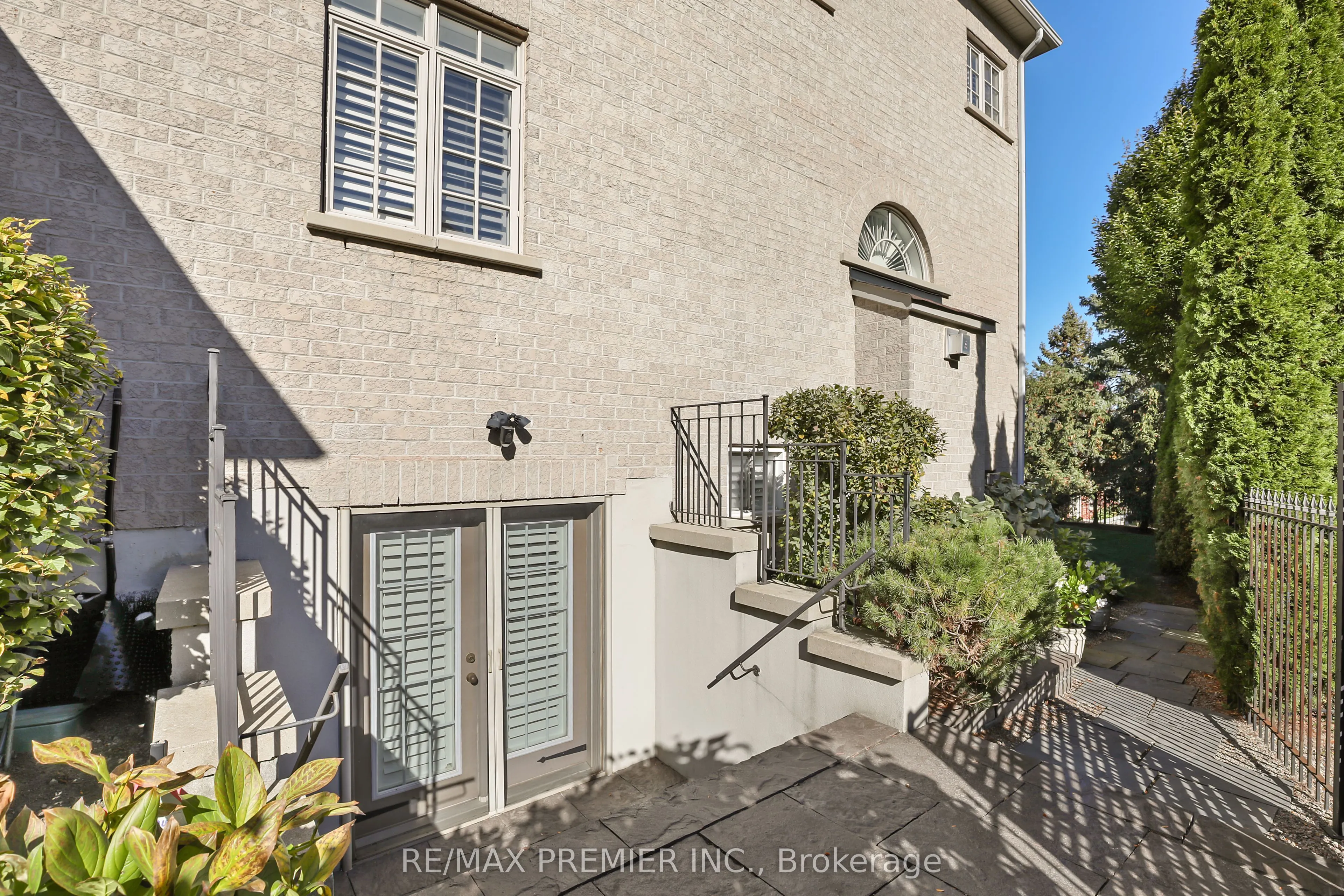 9 Migonette Street