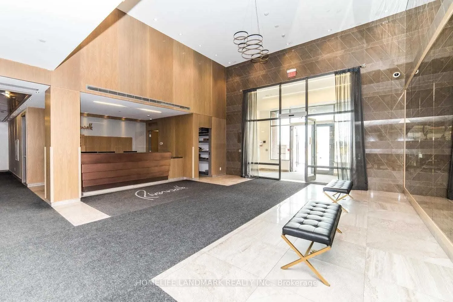28 Uptown Drive #527