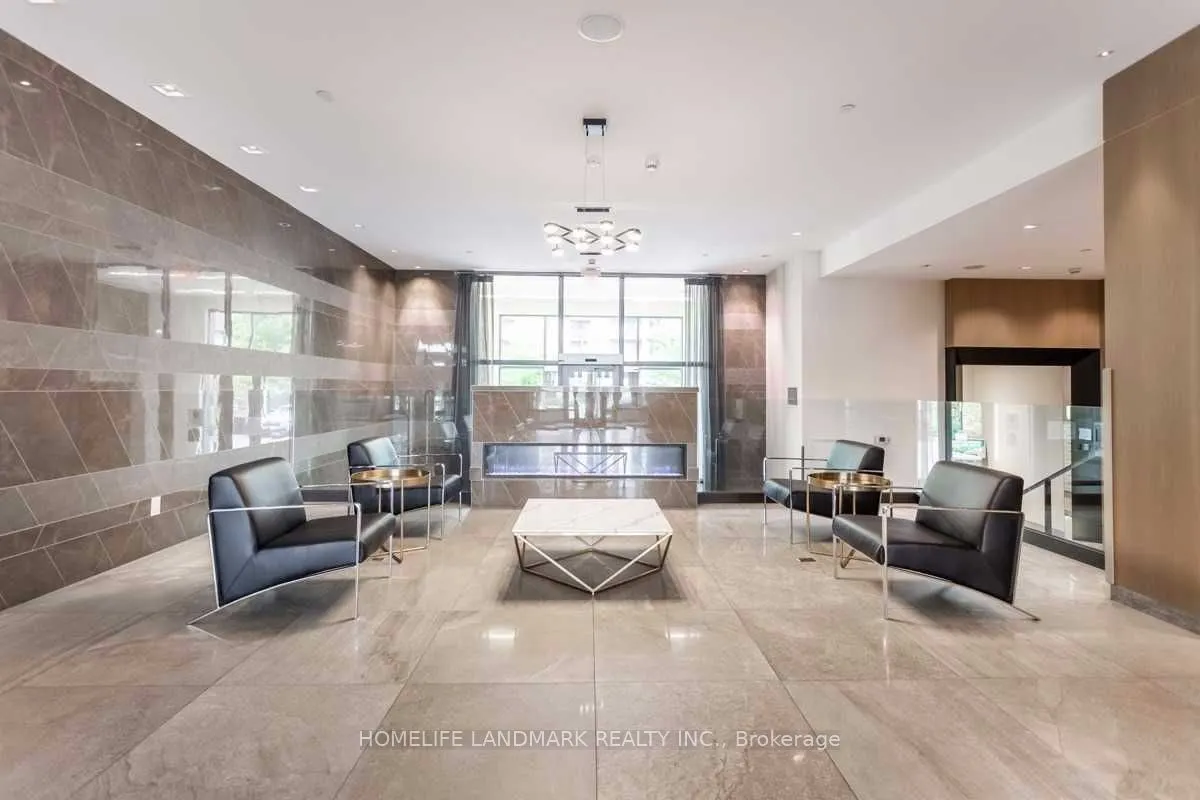 28 Uptown Drive #527