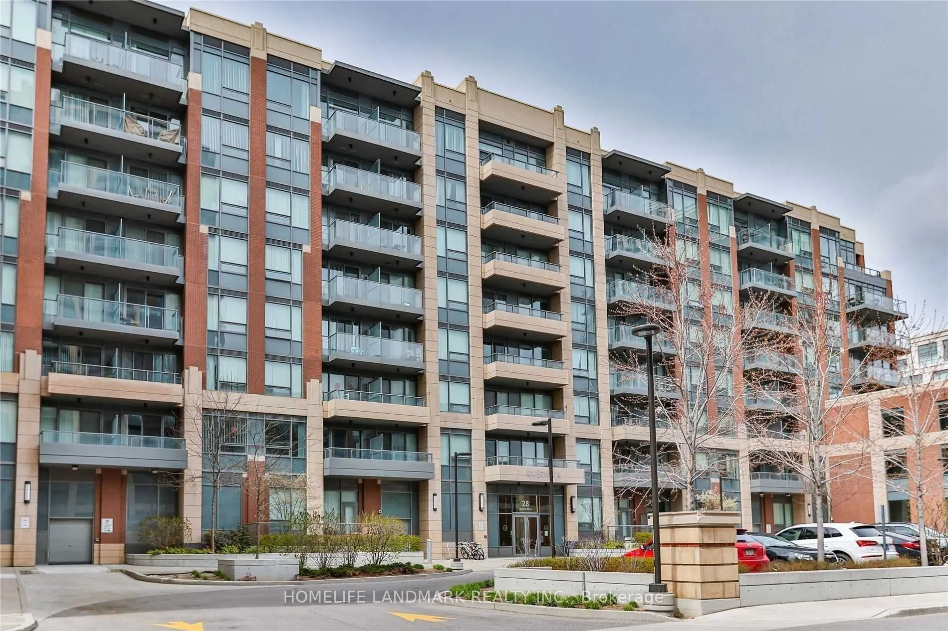 28 Uptown Drive #527