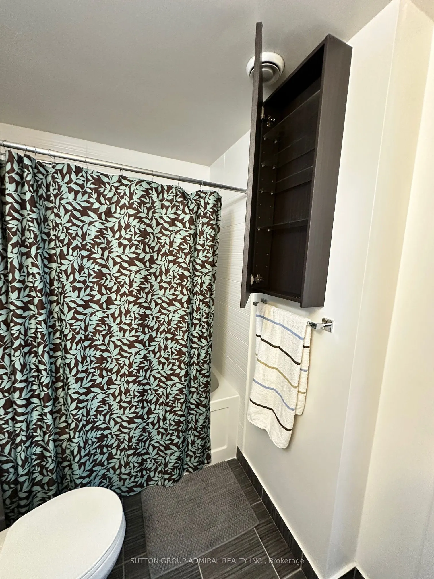 7161 Yonge Street #1728
